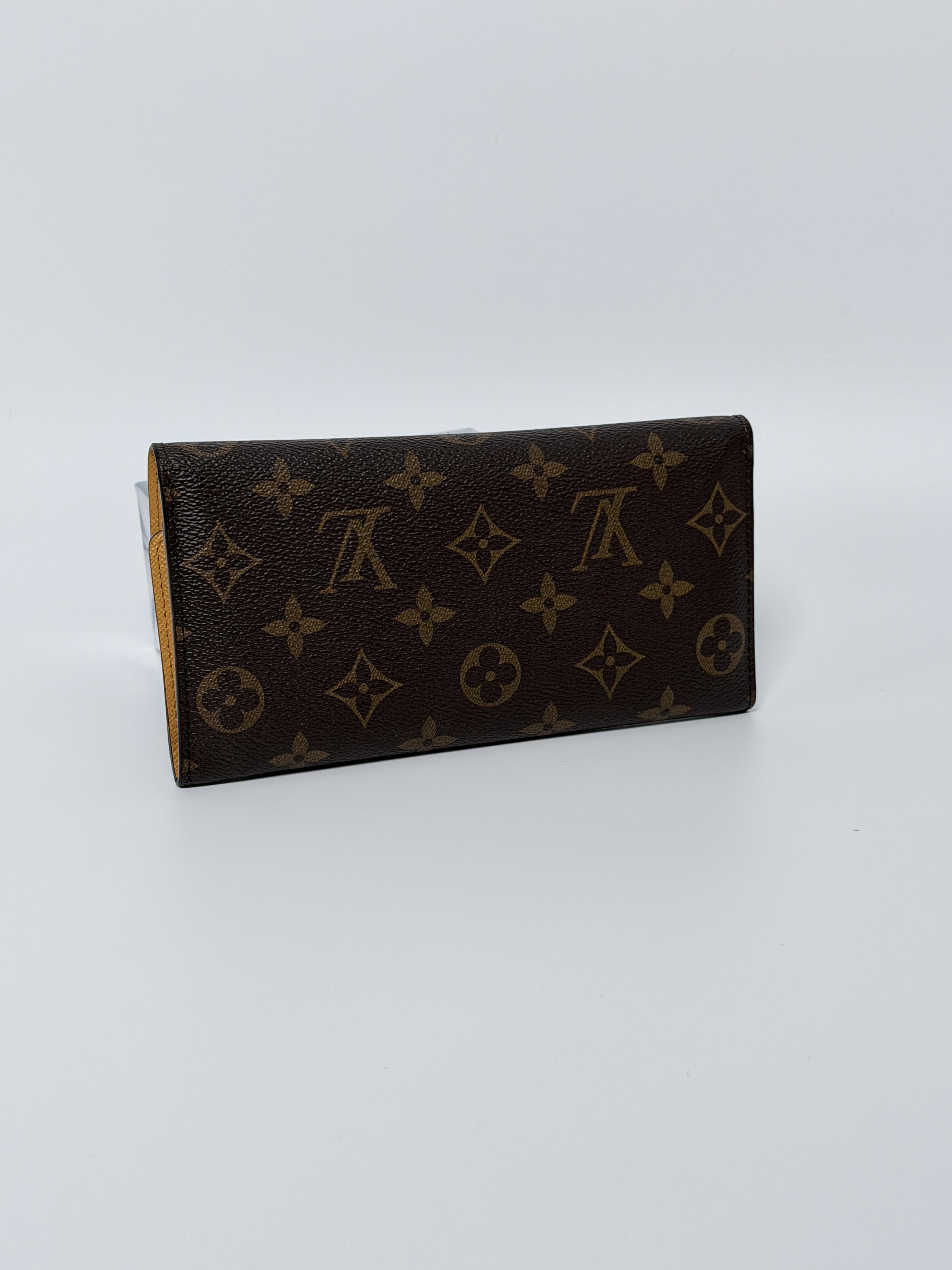 authentic Monogram Envelope CCMPLV41
