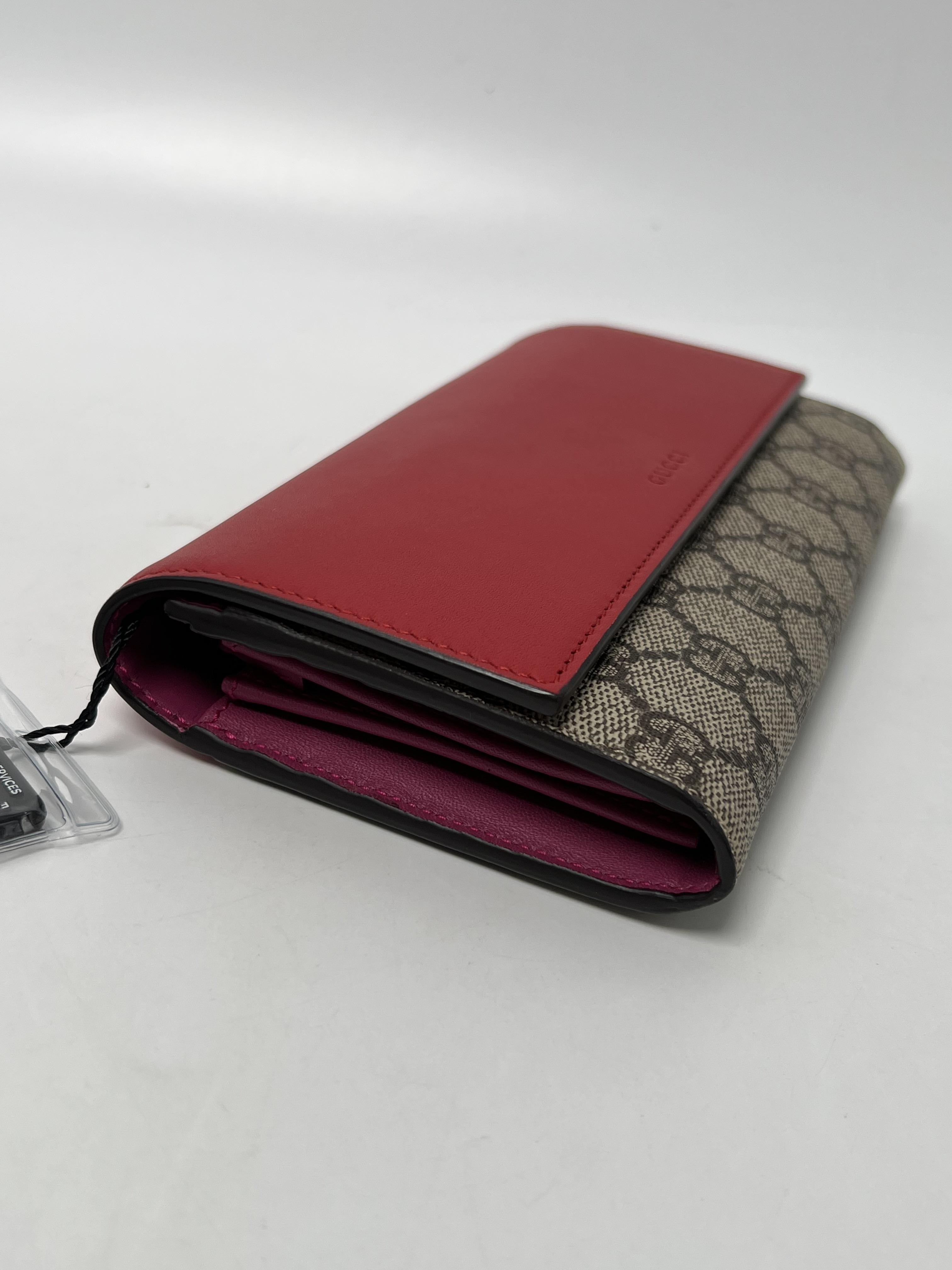 GG Supreme Continental Wallet Red Flap Beige Ebony Canvas Long Wallet Gold Hardware JD1570GG