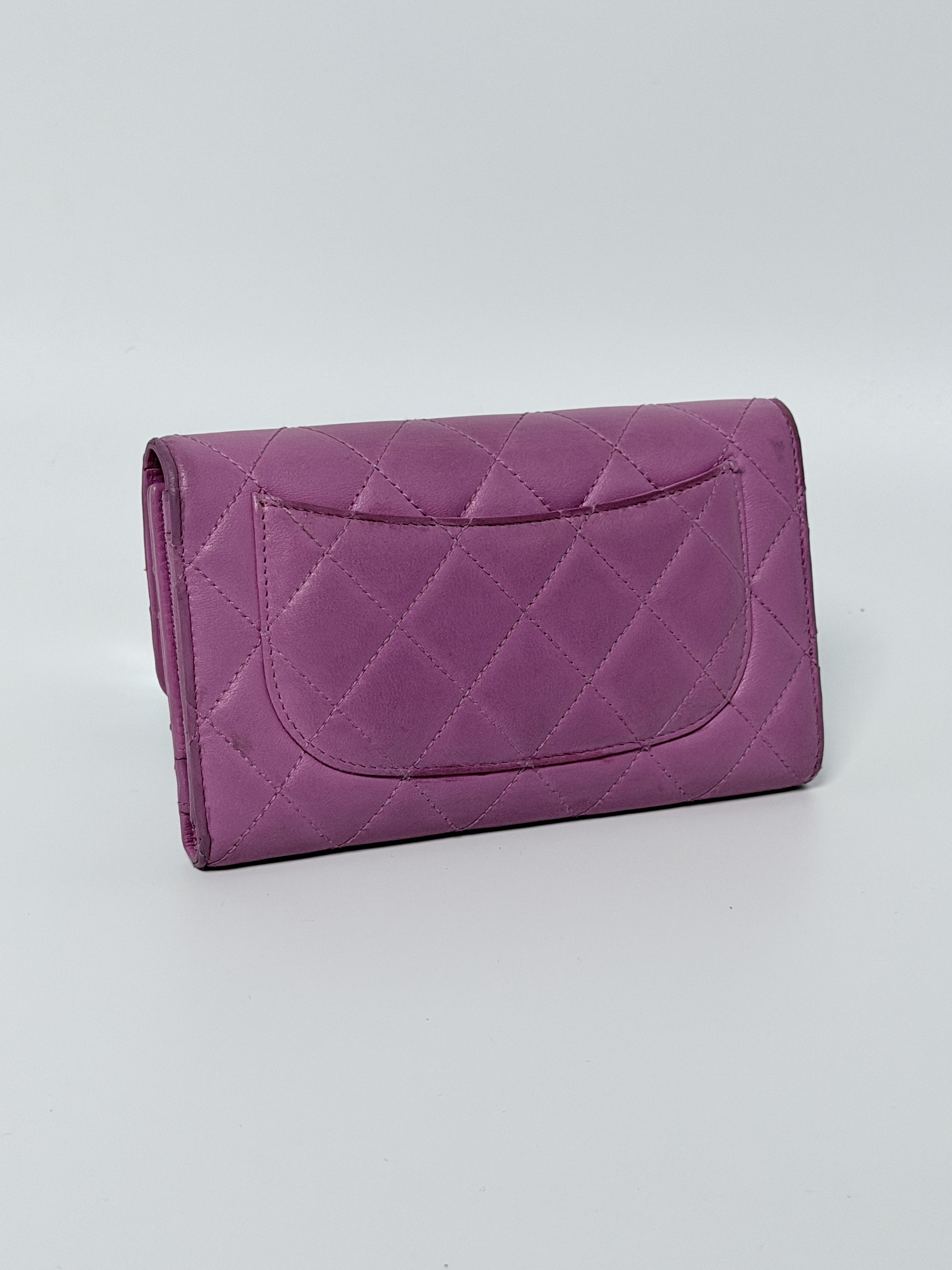 Matelassé Classic Long Bifold in Purple Lambskin CC8JX