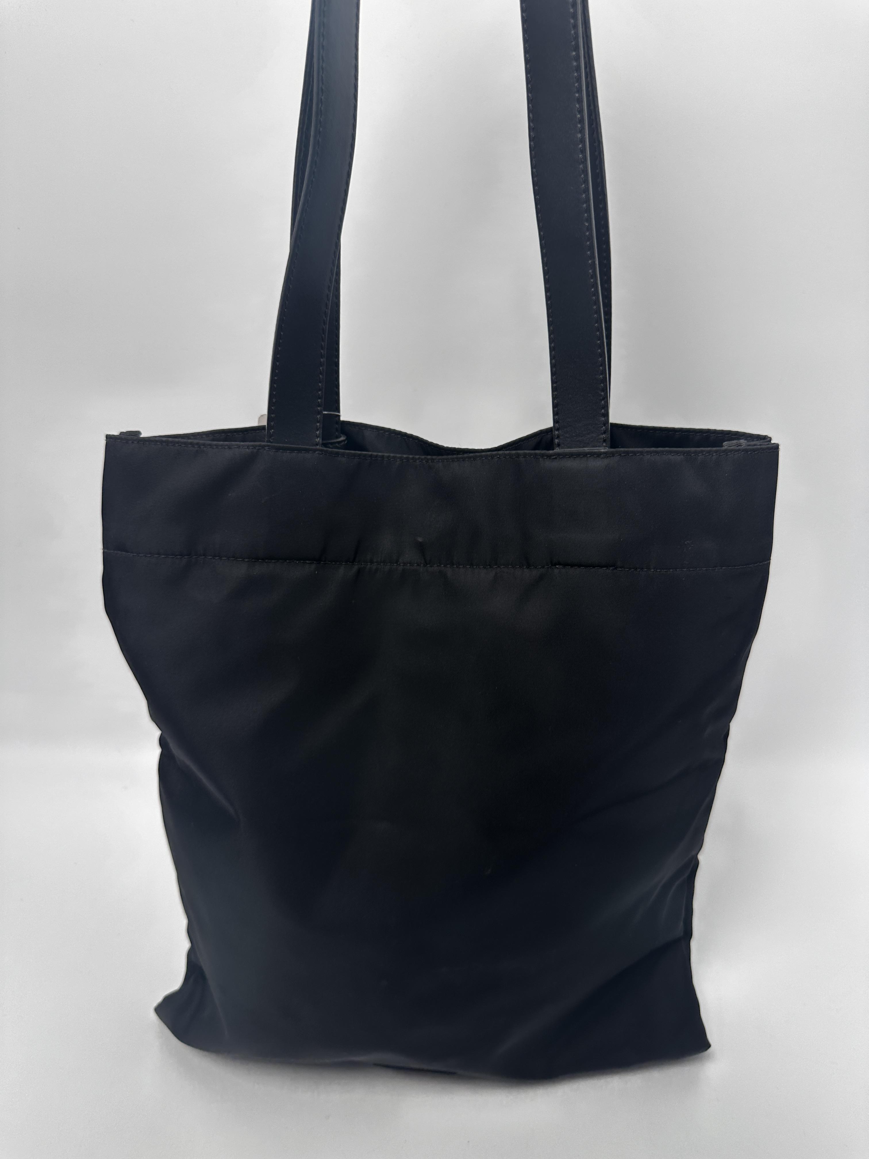 Pre-owned FENDI Woven textile with smooth contrasting trim Tote Bags Black Tote Shoulder Bag XU002FD