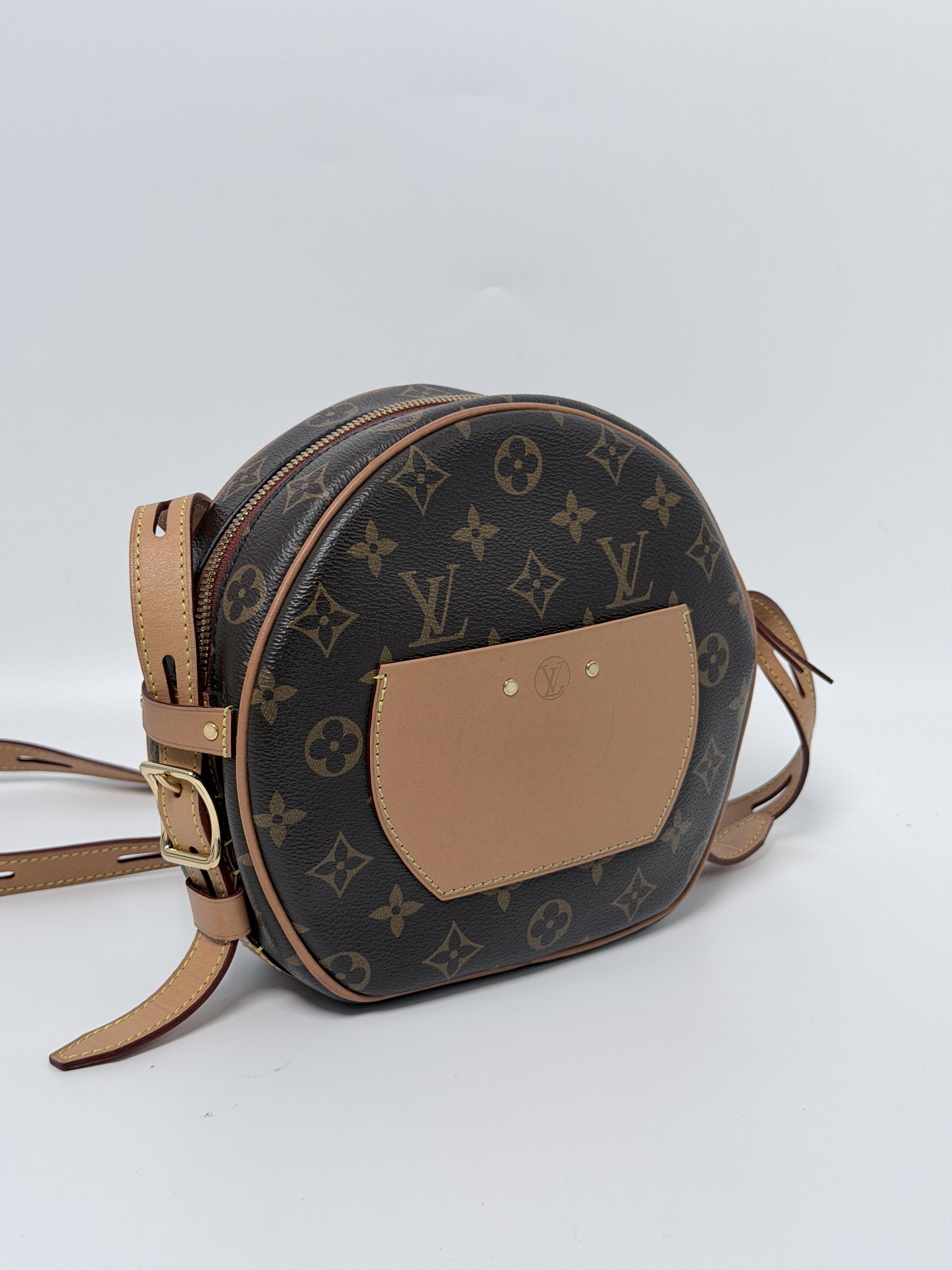 Pre-owned Louis Vuitton Canvas Shoulder Bags Monogram Boite Chapeau Souple MM Crossbody Bag BIN021LV