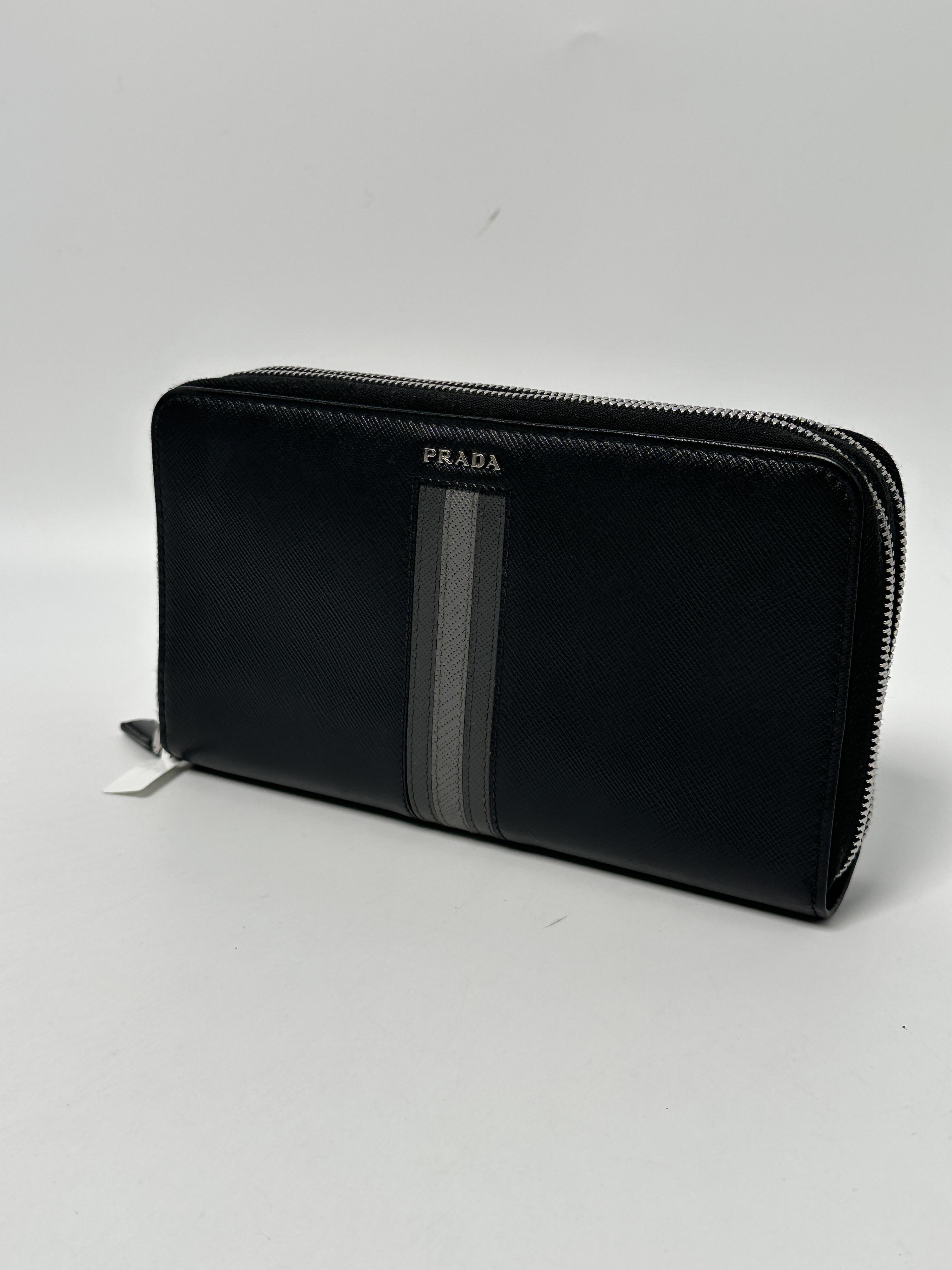 Saffiano Zip Around (Black with Stripe) JA626PR