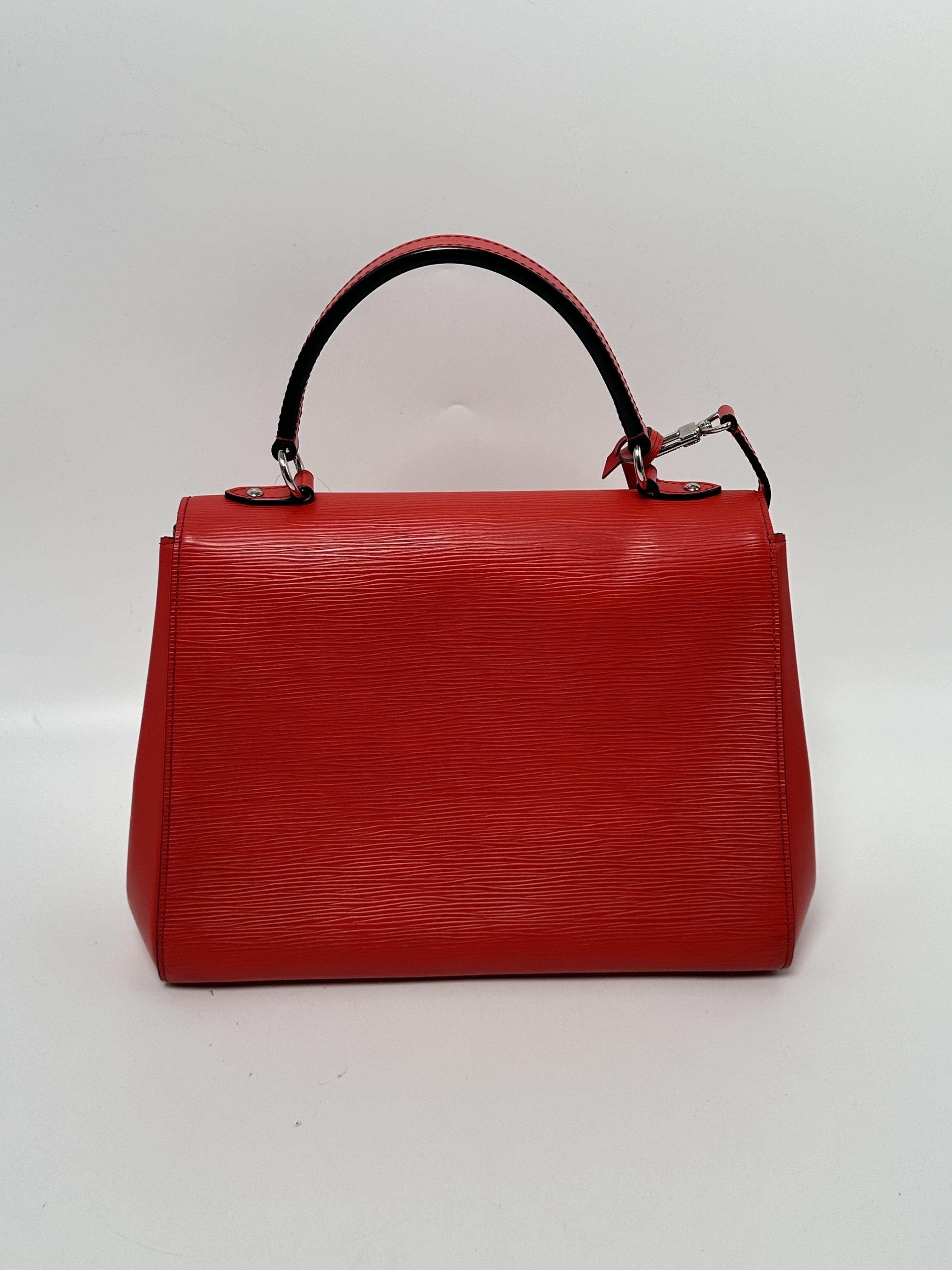 Pre-owned Louis Vuitton leather Shoulder Bags Cluny Bag in Epi Red Shoulder Bag BIN002LV