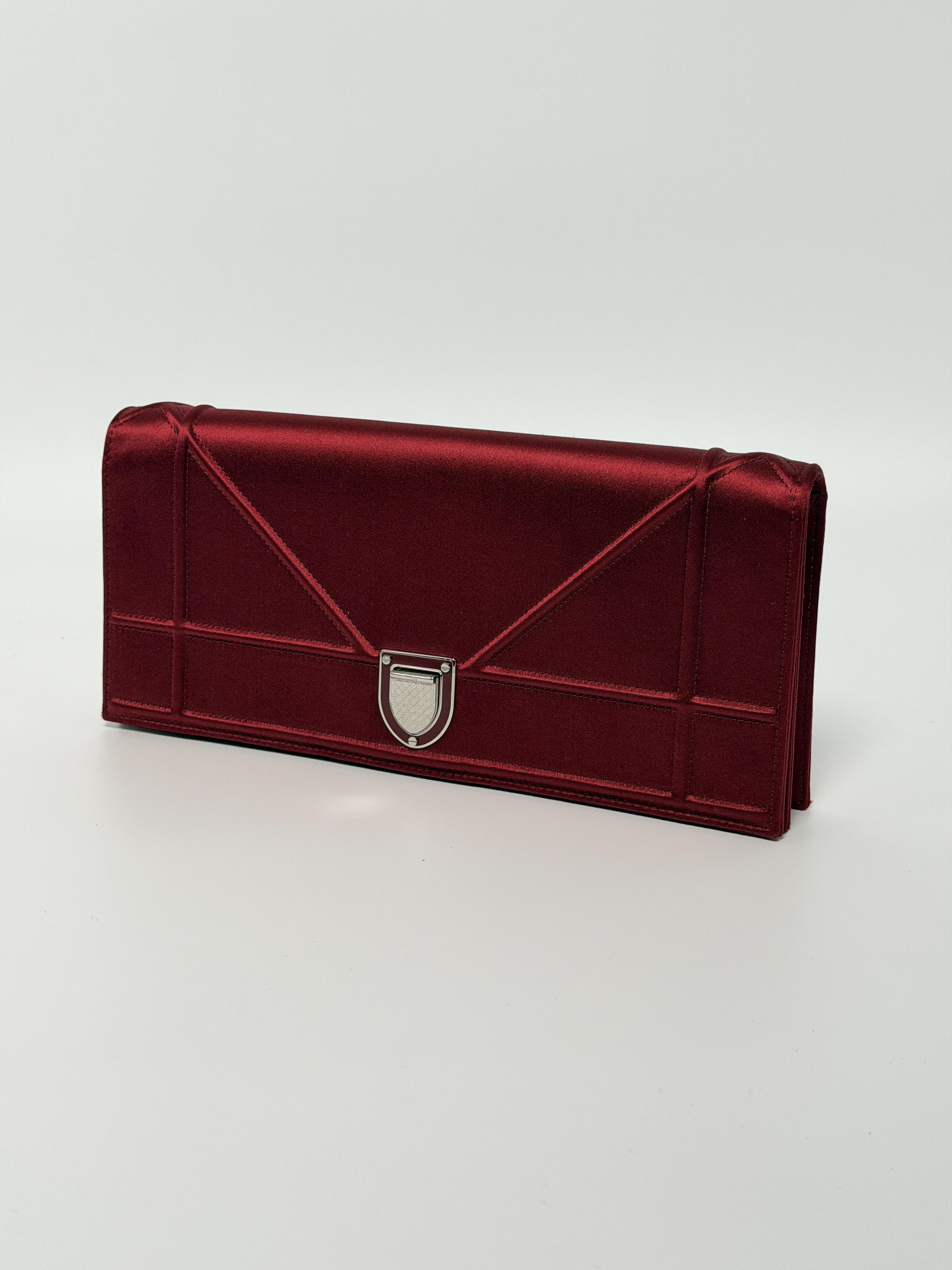 Pre-owned Dior leather Clutches & Wristlets authentic suede chain clutch JXDR3