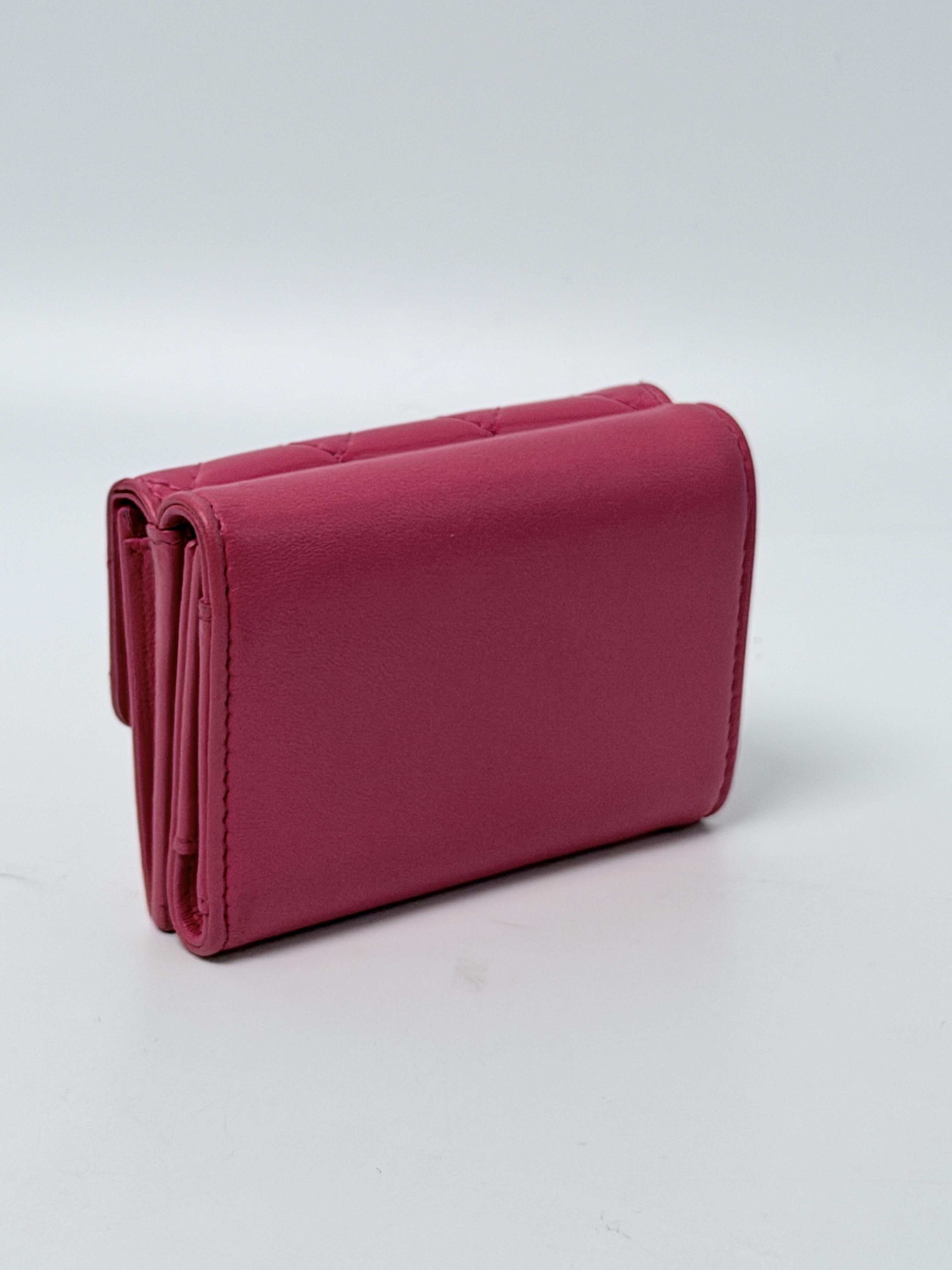 Classic Small Flap Quilted Caviar Fuchsia Pink Gold Hardware JP009CC