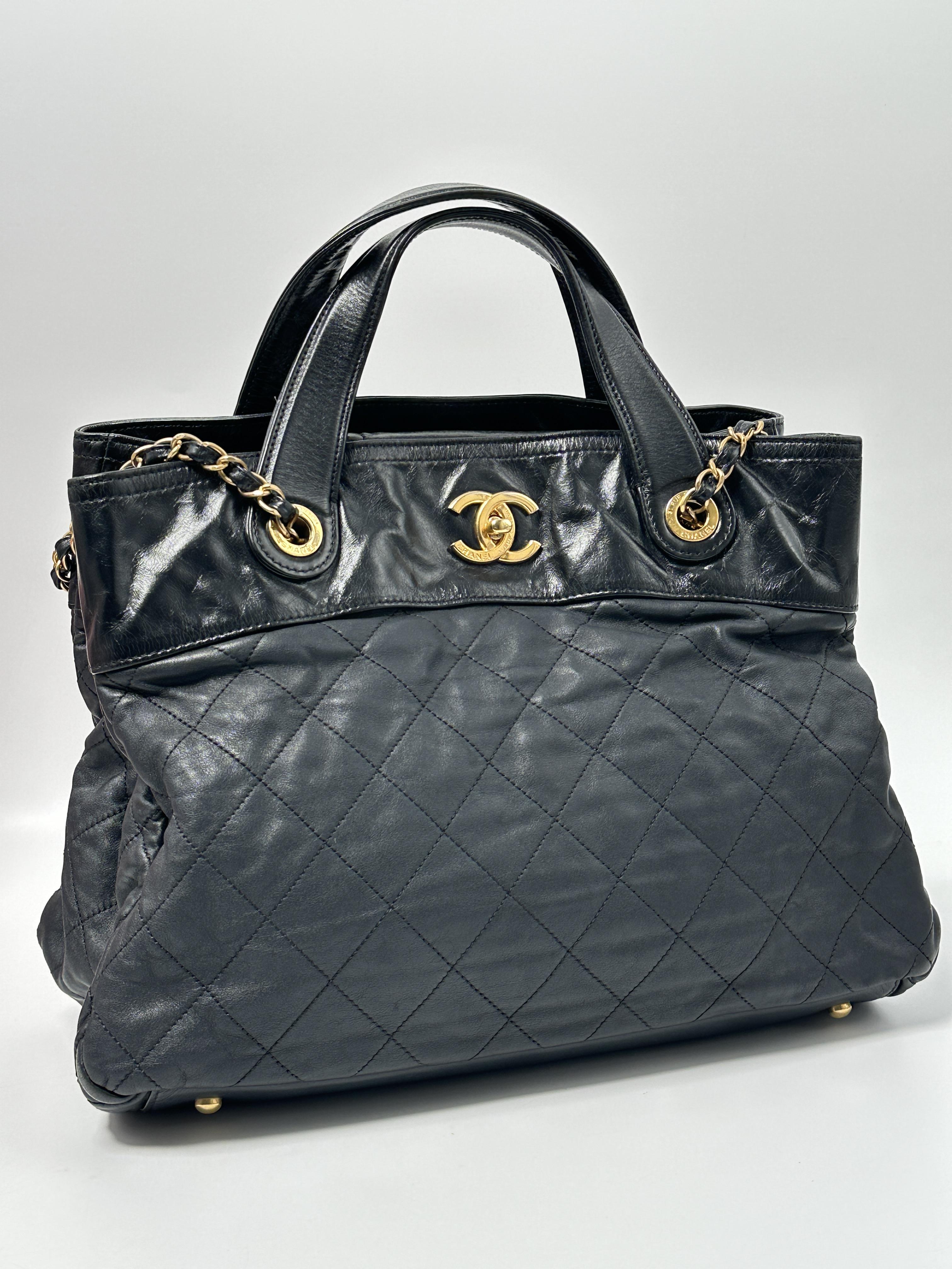 Pre-owned CHANEL leather Tote Bags Black Quilted CC Chain Large Shopper Tote Bag JA1136CC