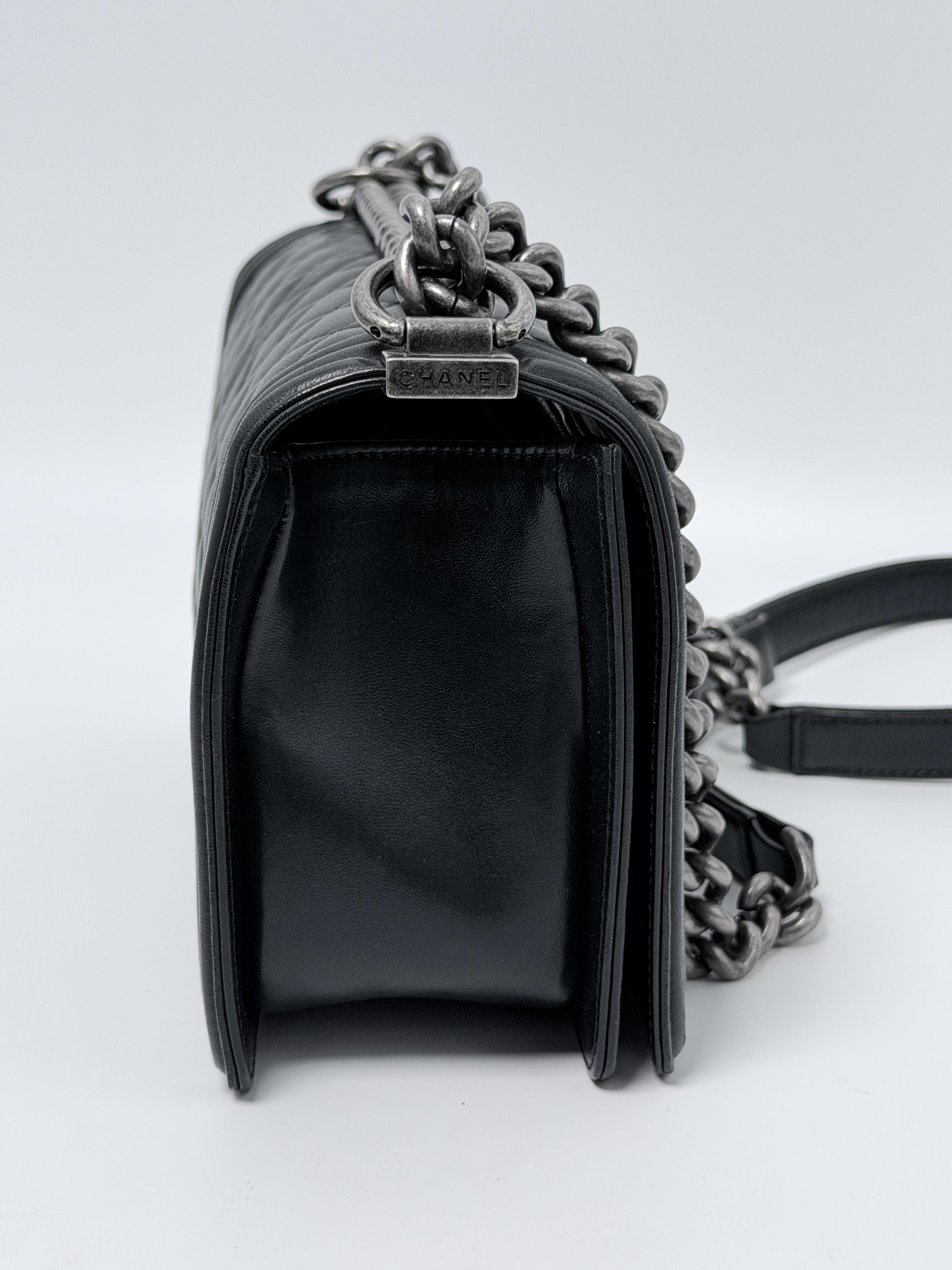Pre-owned CHANEL Leather Shoulder Bags Boy Flap Quilted Black Hardware Shoulder Handbag Crossbody Bag XU006CC