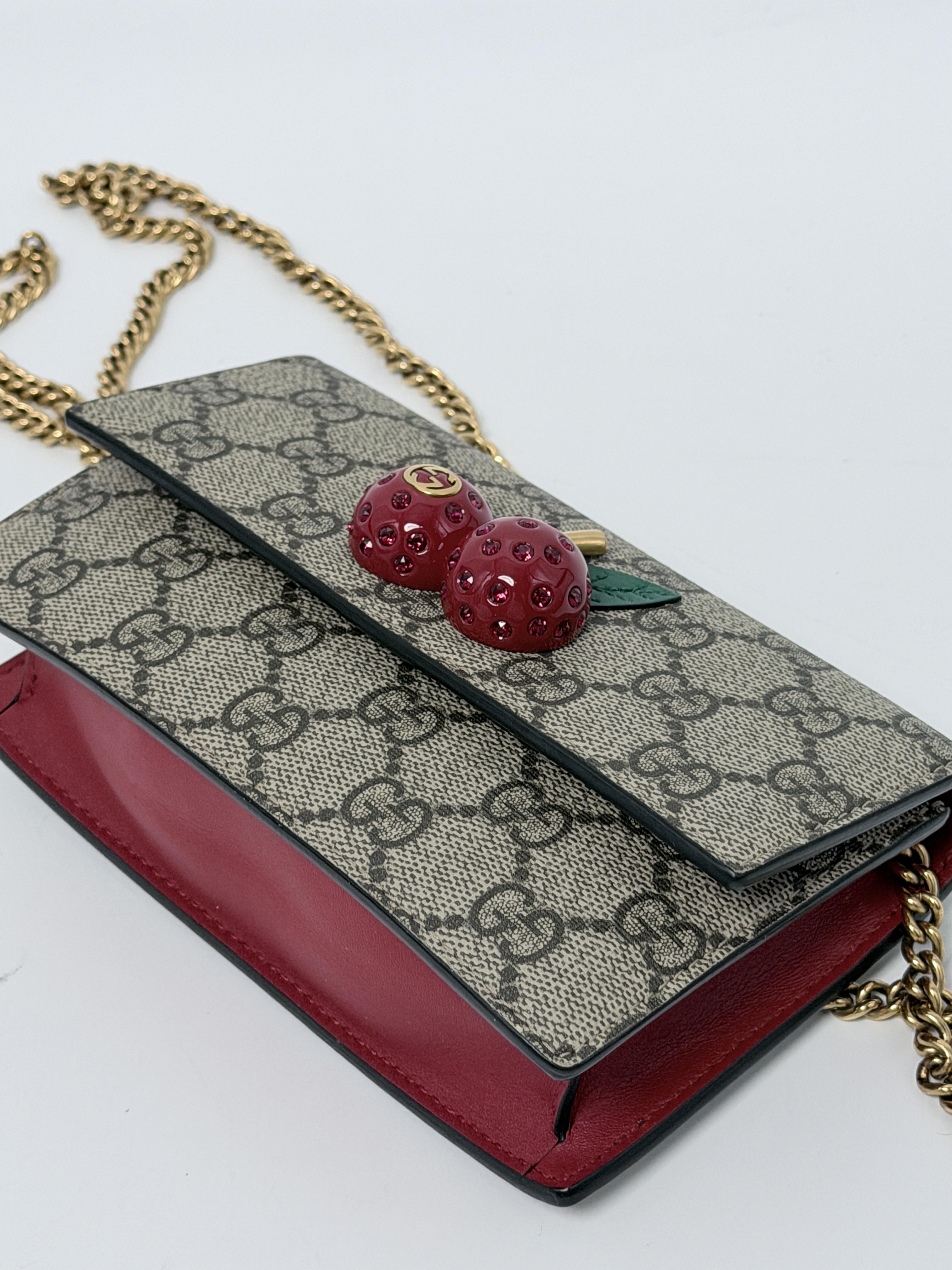 Pre-owned GUCCI Canvas Crossbody Bags GG Supreme with Cherries Mini Crossbody Bag Shoulder Clutch JD605GG