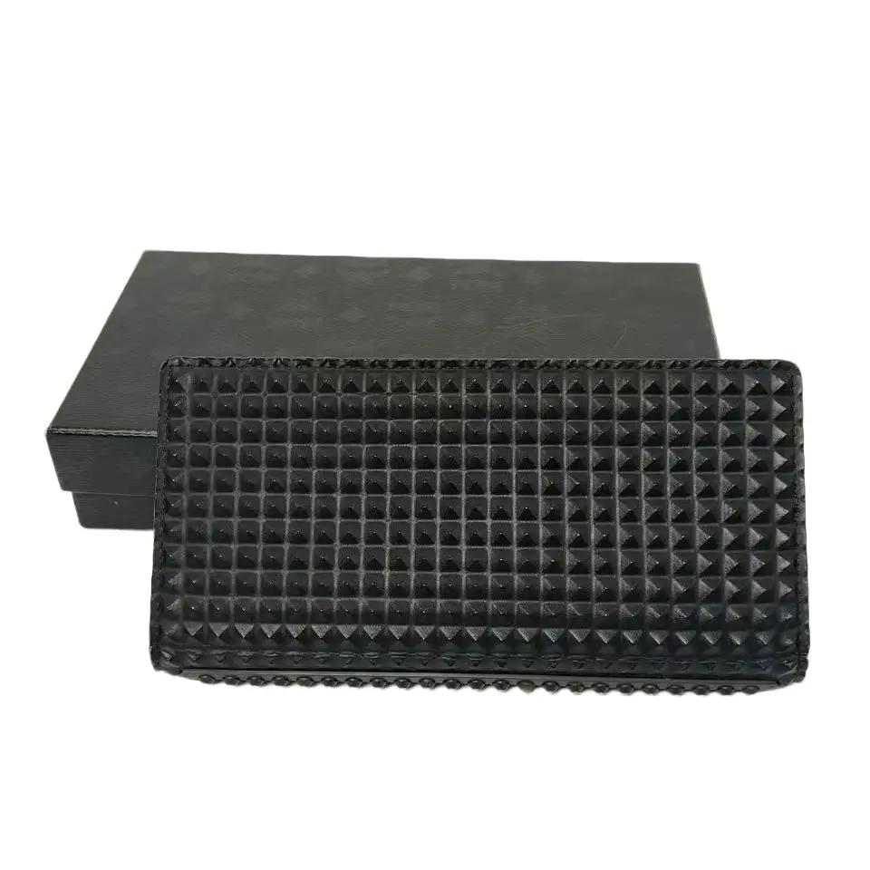 Pyramid Stud W20JX