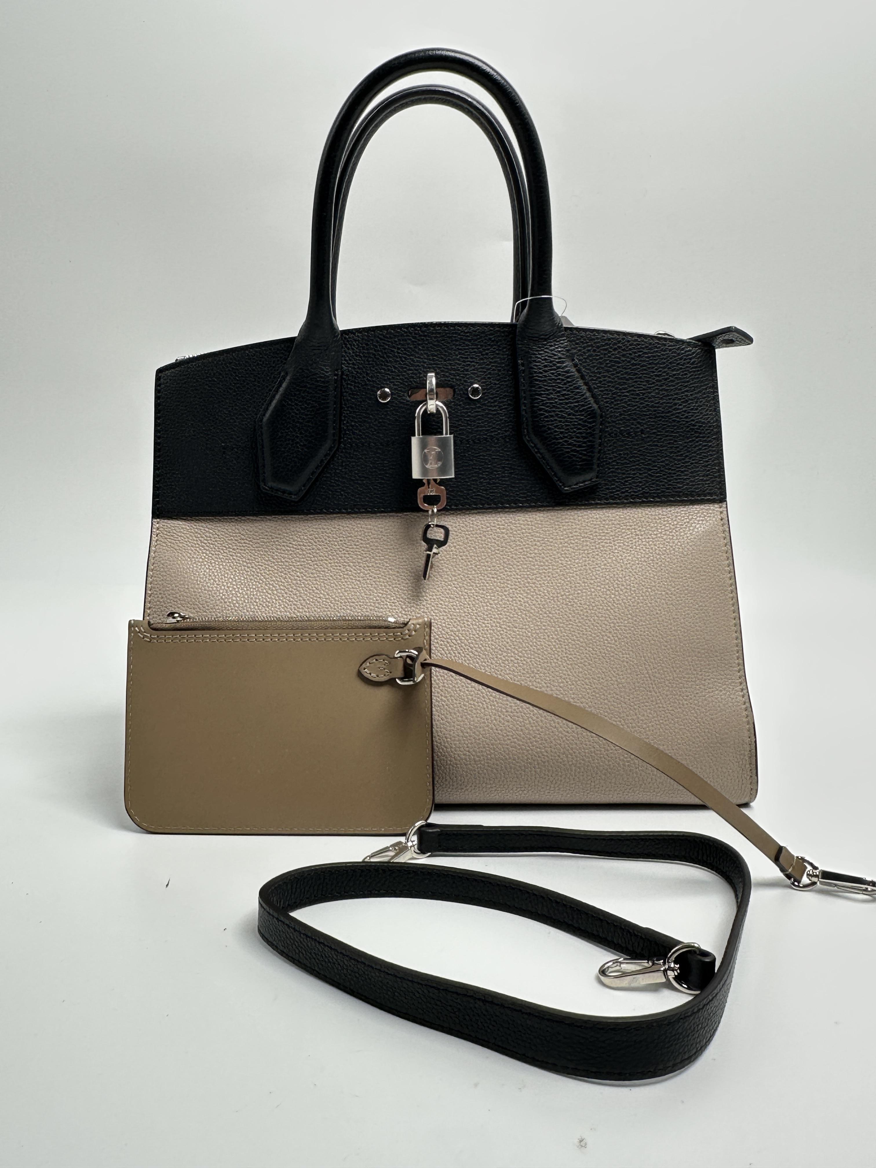 Pre-owned Louis Vuitton Leather Shoulder Bags Grained Calfskin City Steamer MM Tote Bag Handle Handbag ZS033LV