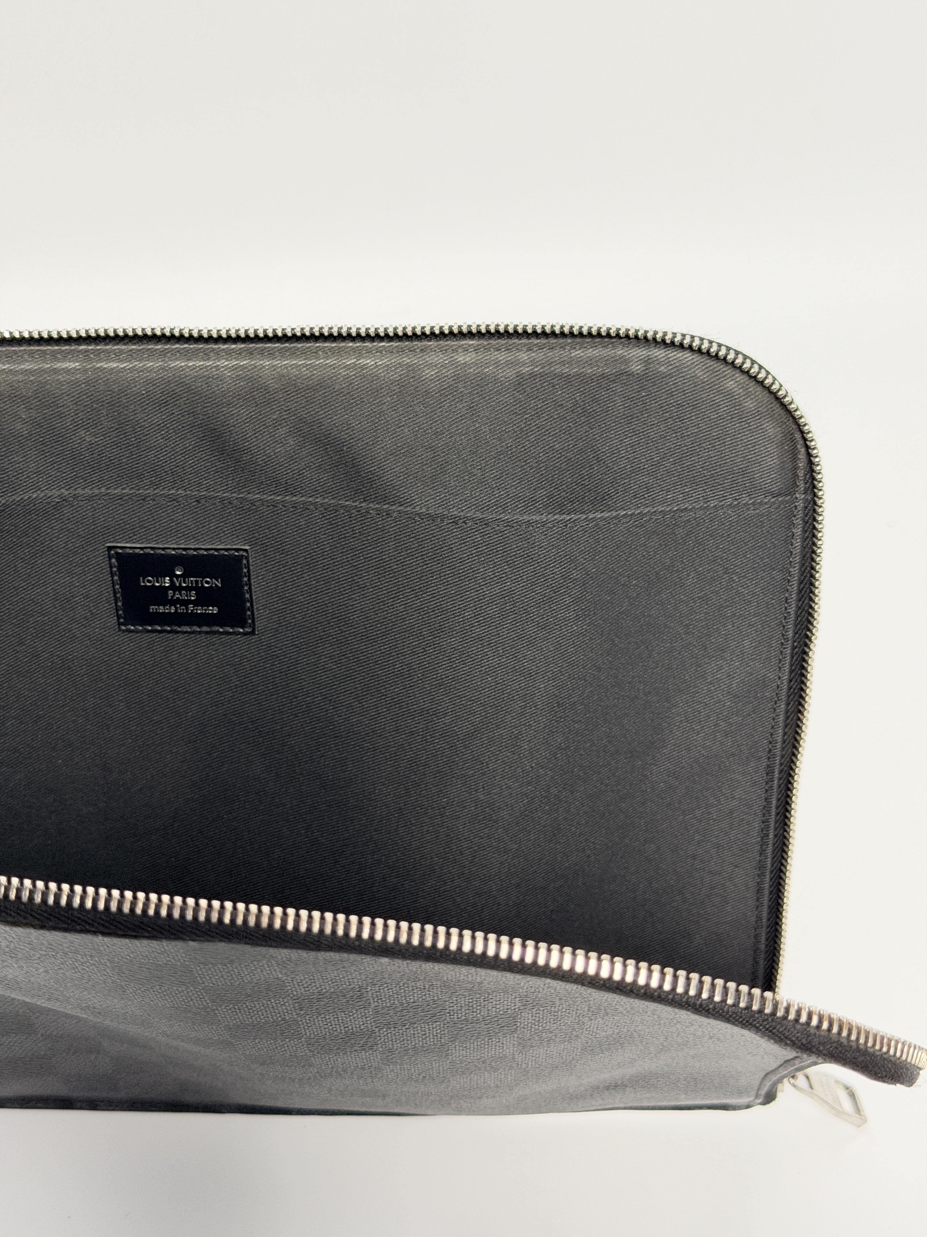 authentic Damier Graphite zip LV240FEI
