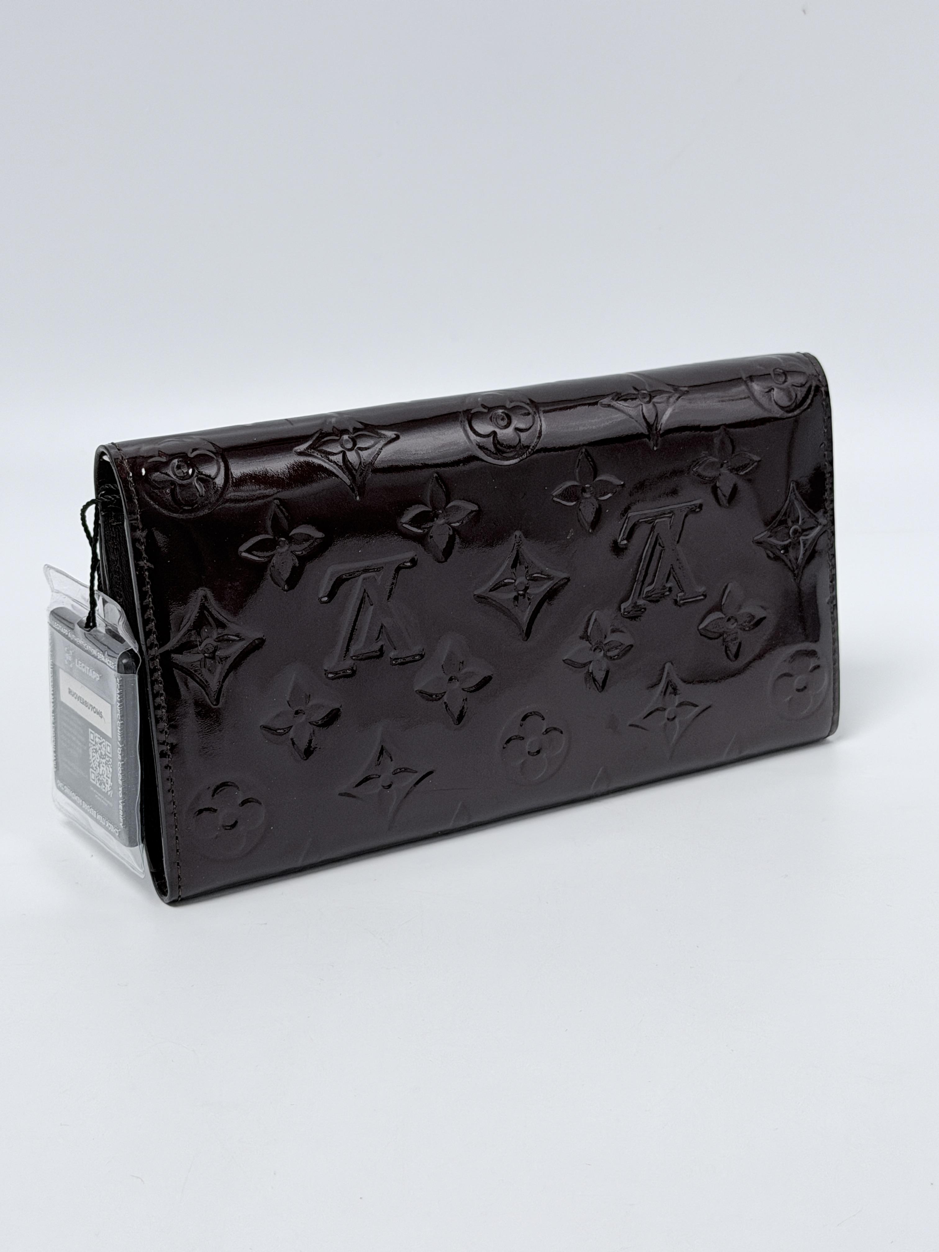 Sarah Wallet Monogram Vernis Amarante Dark Purple JA1340LV