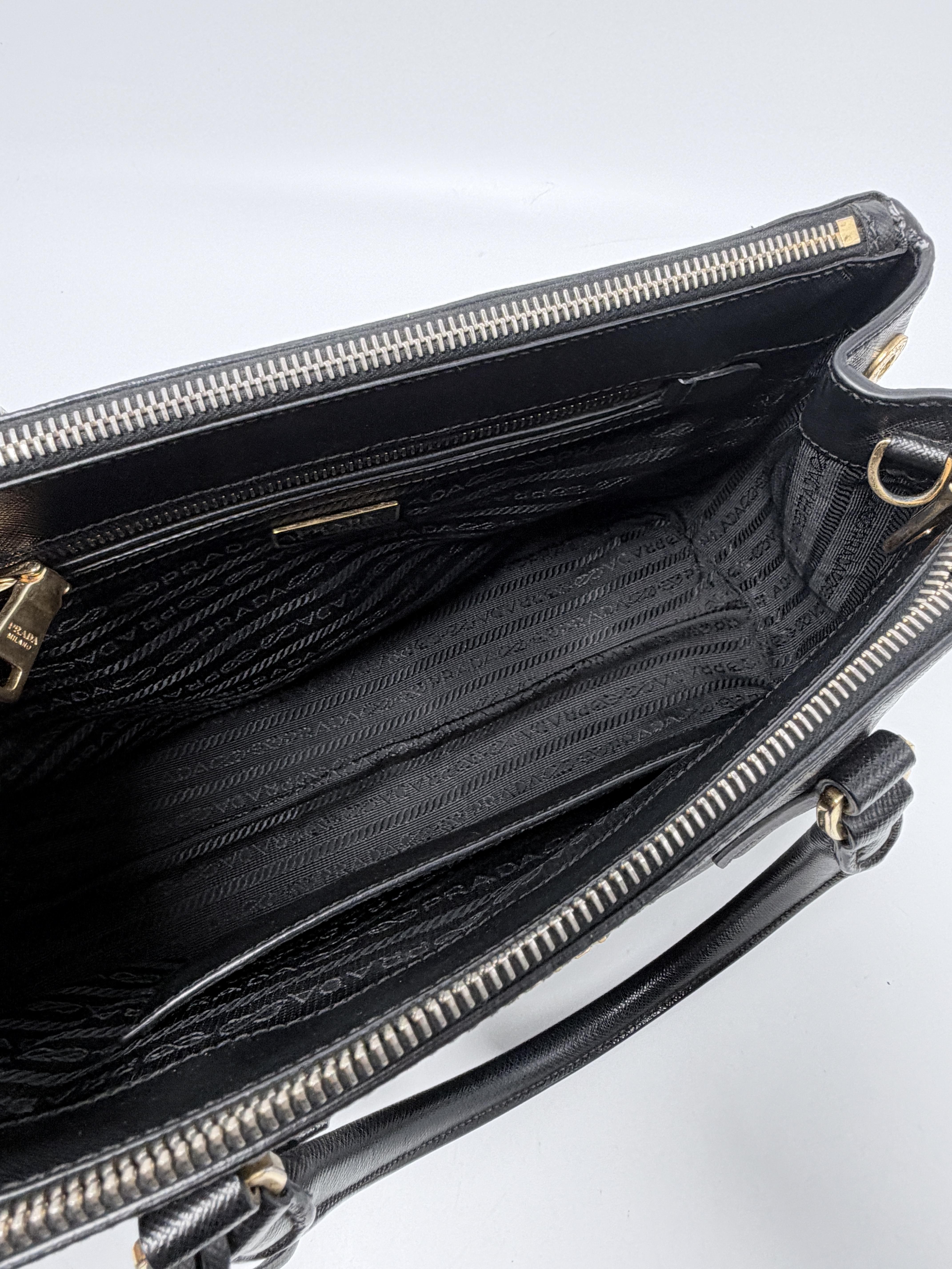 Galleria Bag Saffiano Nero Black Double Zip Tote JD1153PR