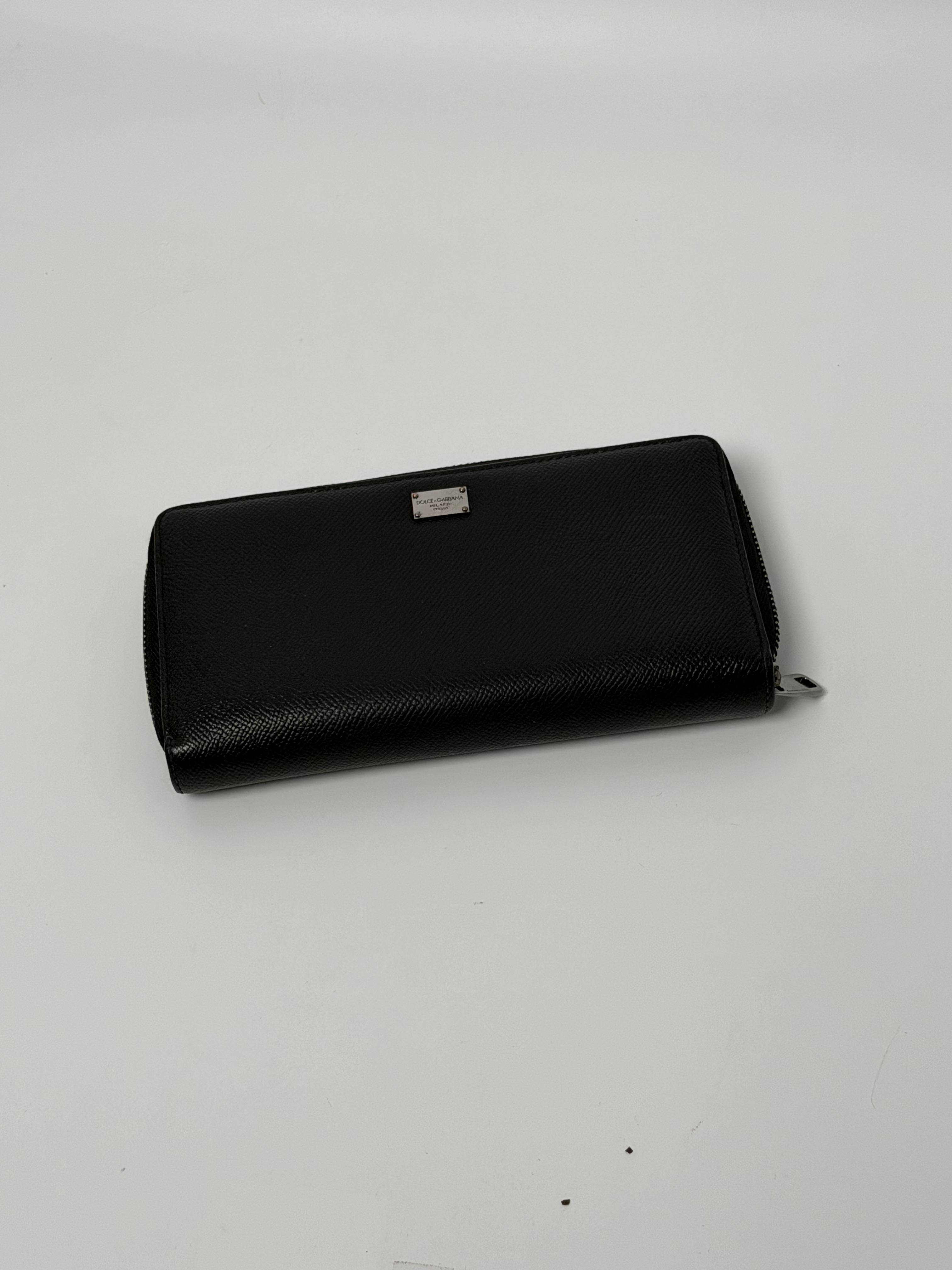 Pre-owned DOLCE & GABBANA Leather Small Leather Goods Zip Around Wallet JD007DG