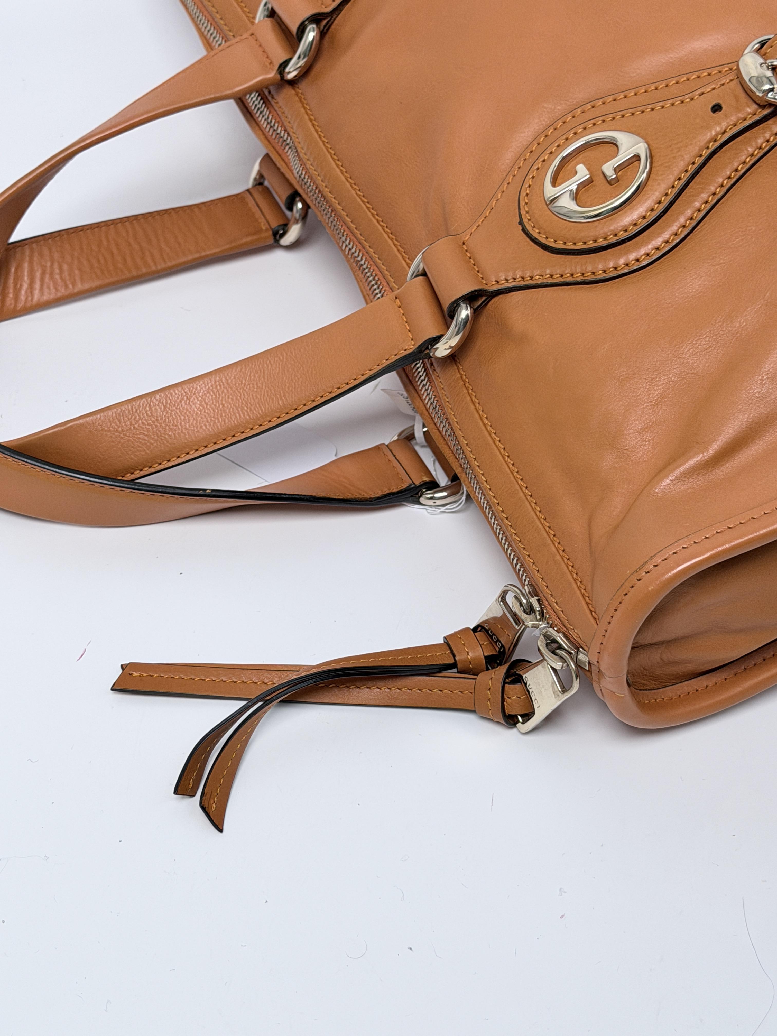 Tan Interlocking G Medium Boston Satchel Bag Shoulder Handbag GG328FEI