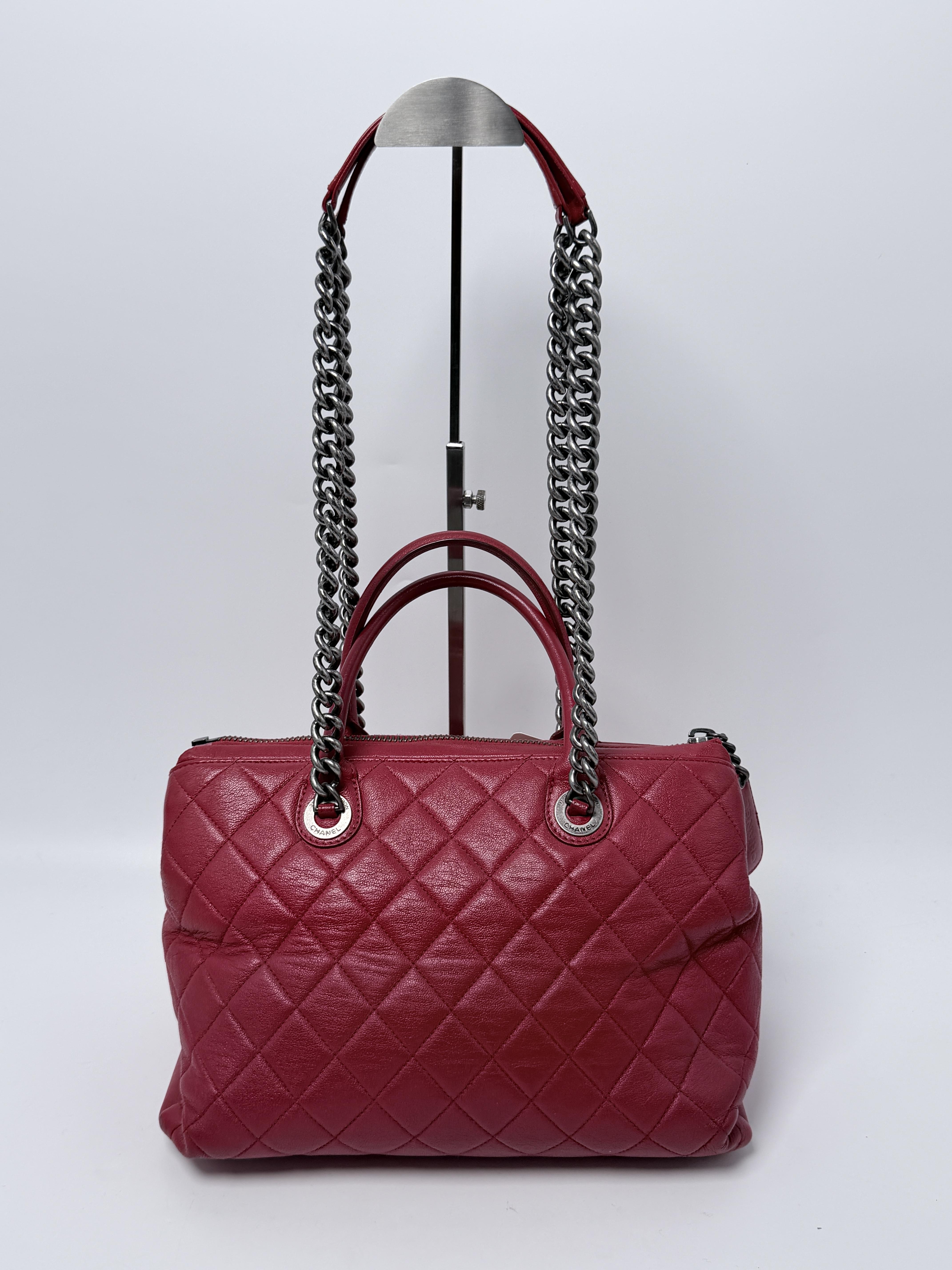 Medium Boy Chained Tote Bag Red Quilted Shoulder Satchel Handbag ZS064CC
