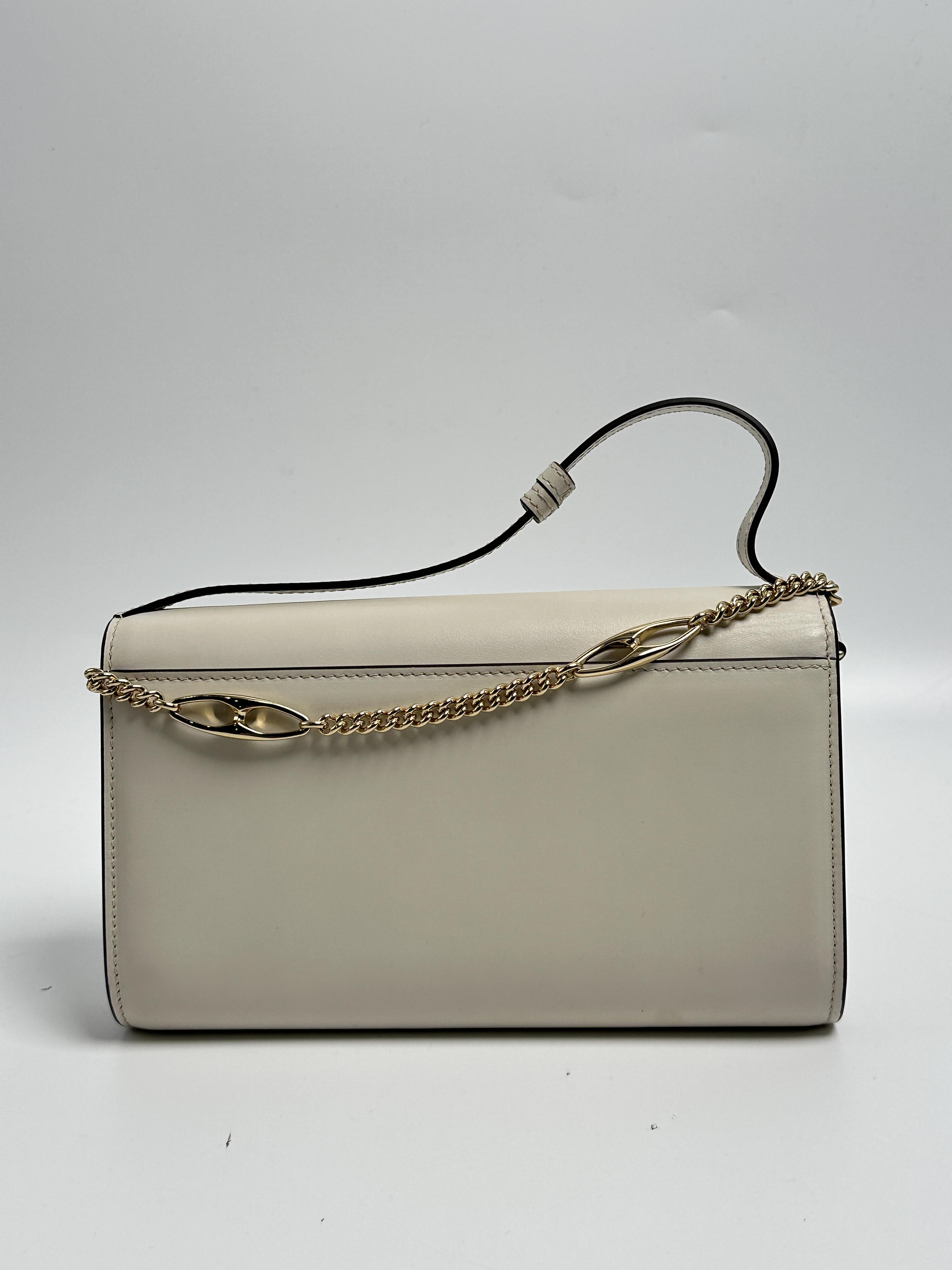 Pre-owned GUCCI Leather Crossbody Bags White Zumi Mini Chain Shoulder Handbag Crossbody Bag ZS055GG