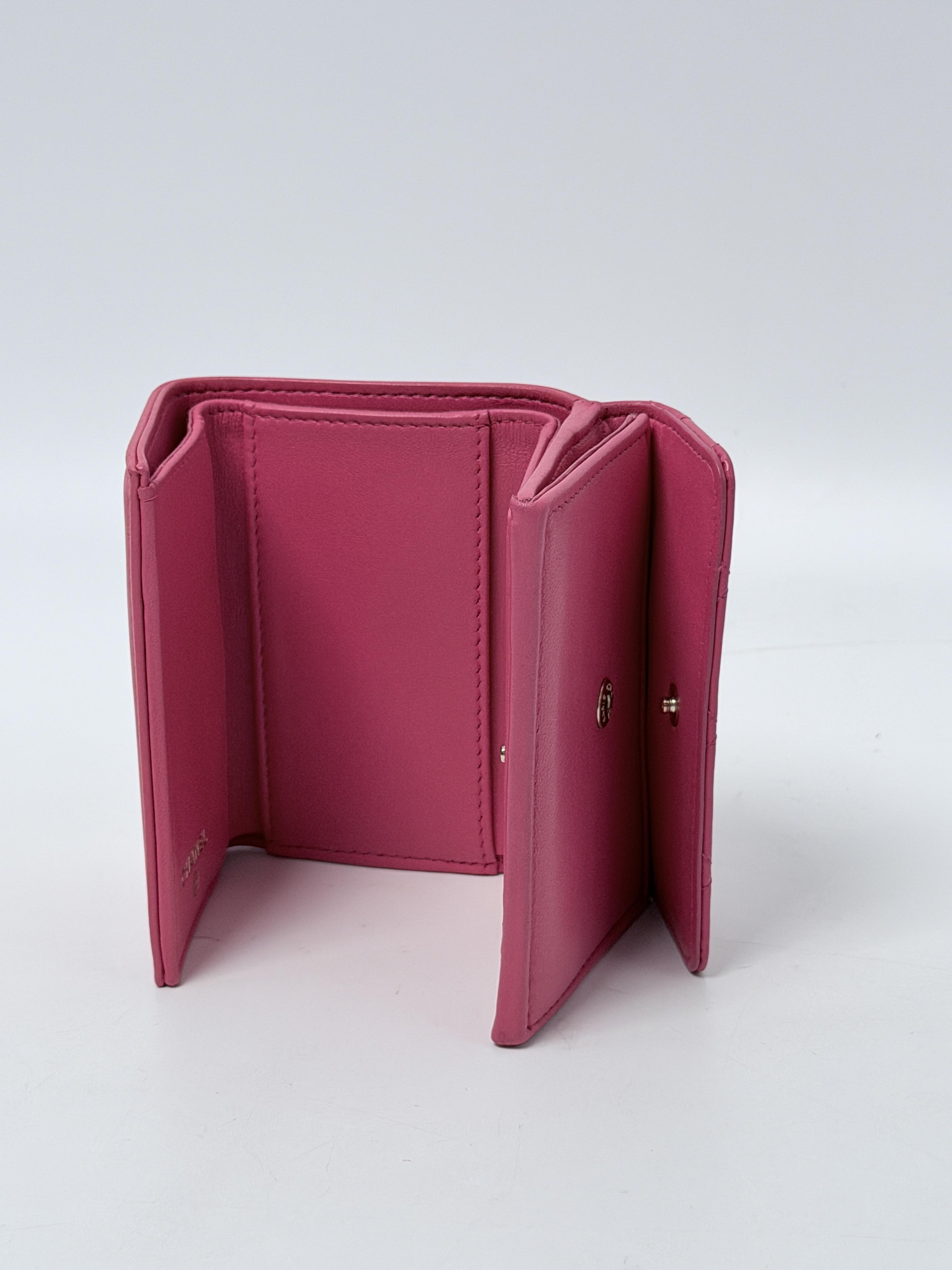 Classic Small Flap Quilted Caviar Fuchsia Pink Gold Hardware JP009CC