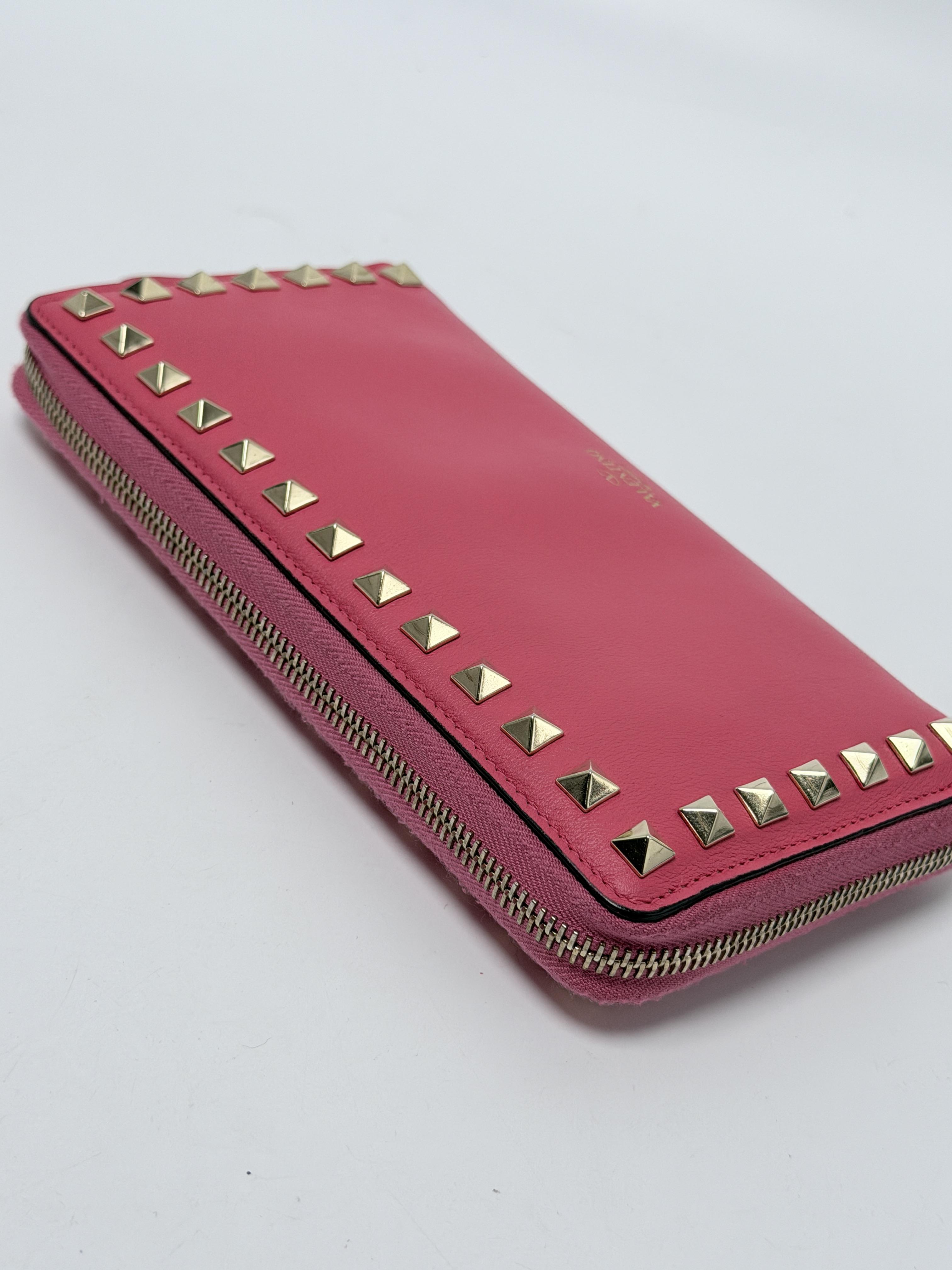 GARAVANI Rockstud Grainy Calfskin Zip Around Continental Long Wallet Pink JD1398VL