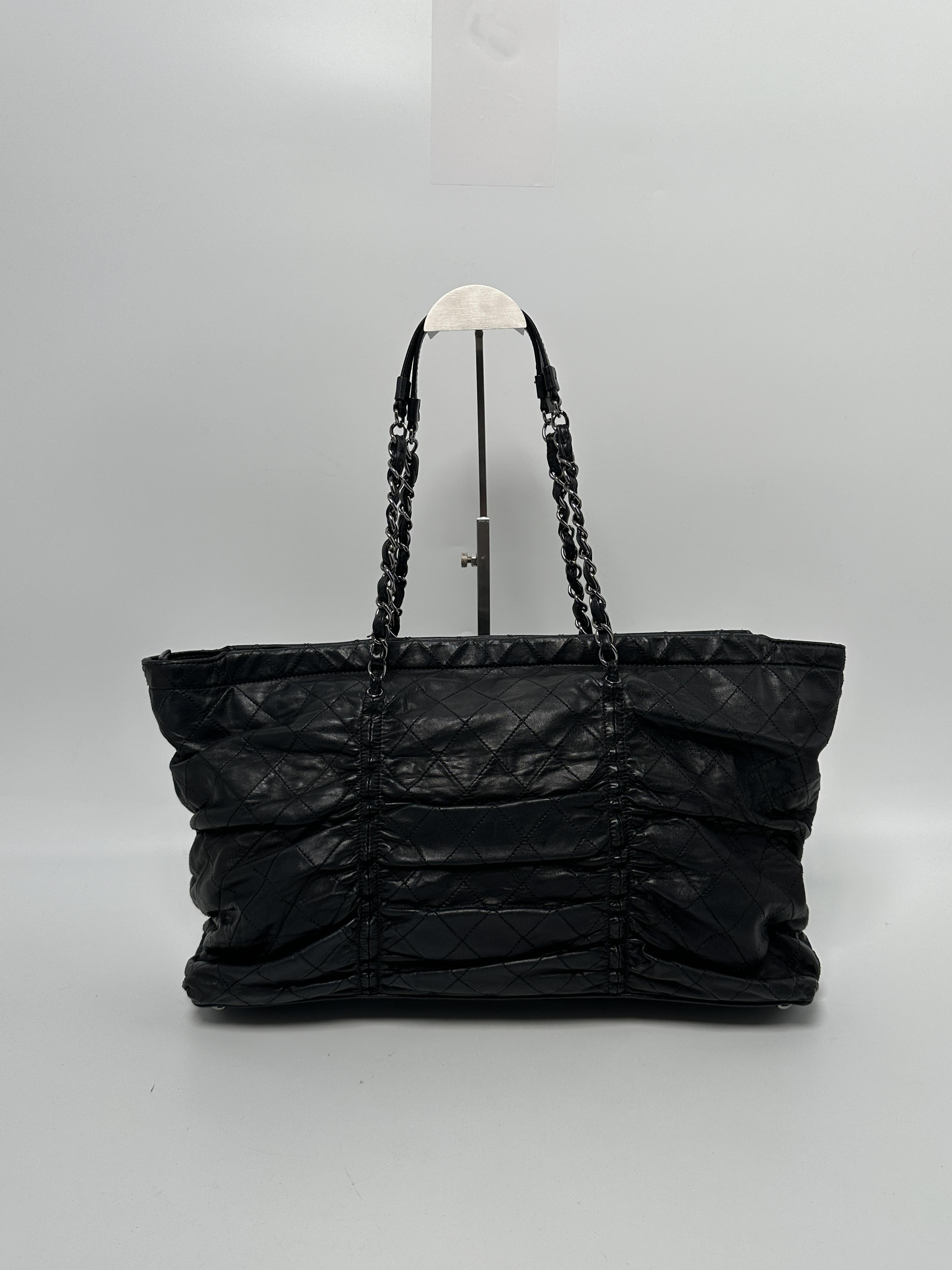Pre-owned CHANEL leather Tote Bags East West Sharpei Tote Shoulder Bag ZS042CC