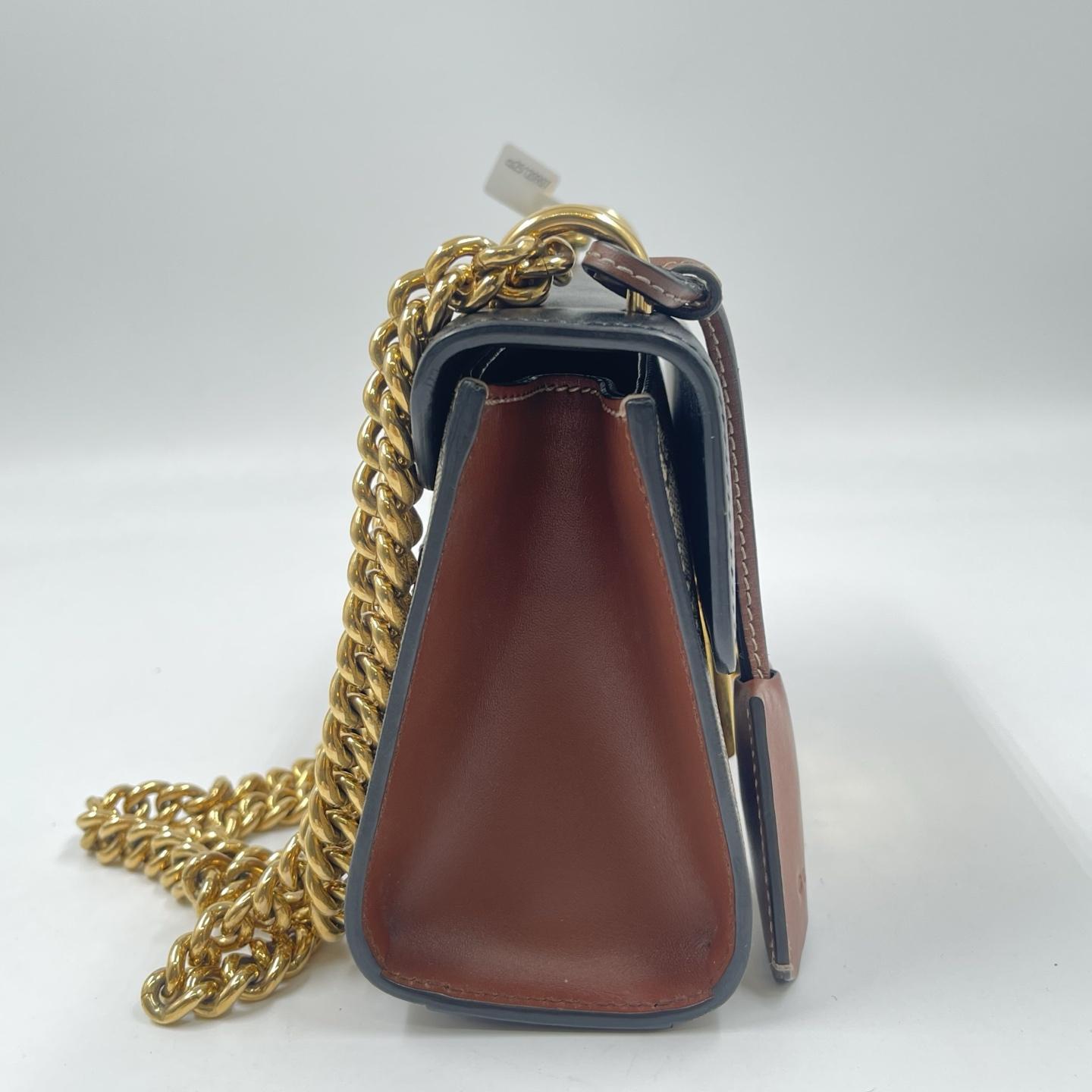 Pre-owned GUCCI Leather Crossbody Bags Padlock GG Supreme Chain Shoulder Bag gg143fei