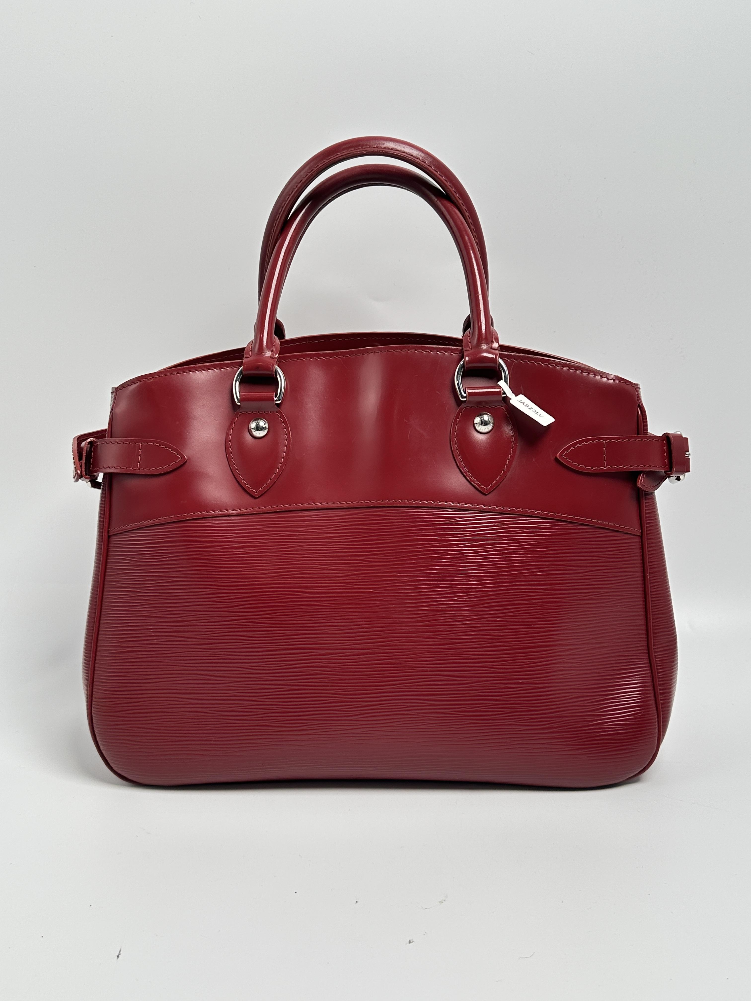Pre-owned Louis Vuitton Leather Shoulder Bags Passy PM Epi Satchel Bag Handle Handbag Rouge JA832LV