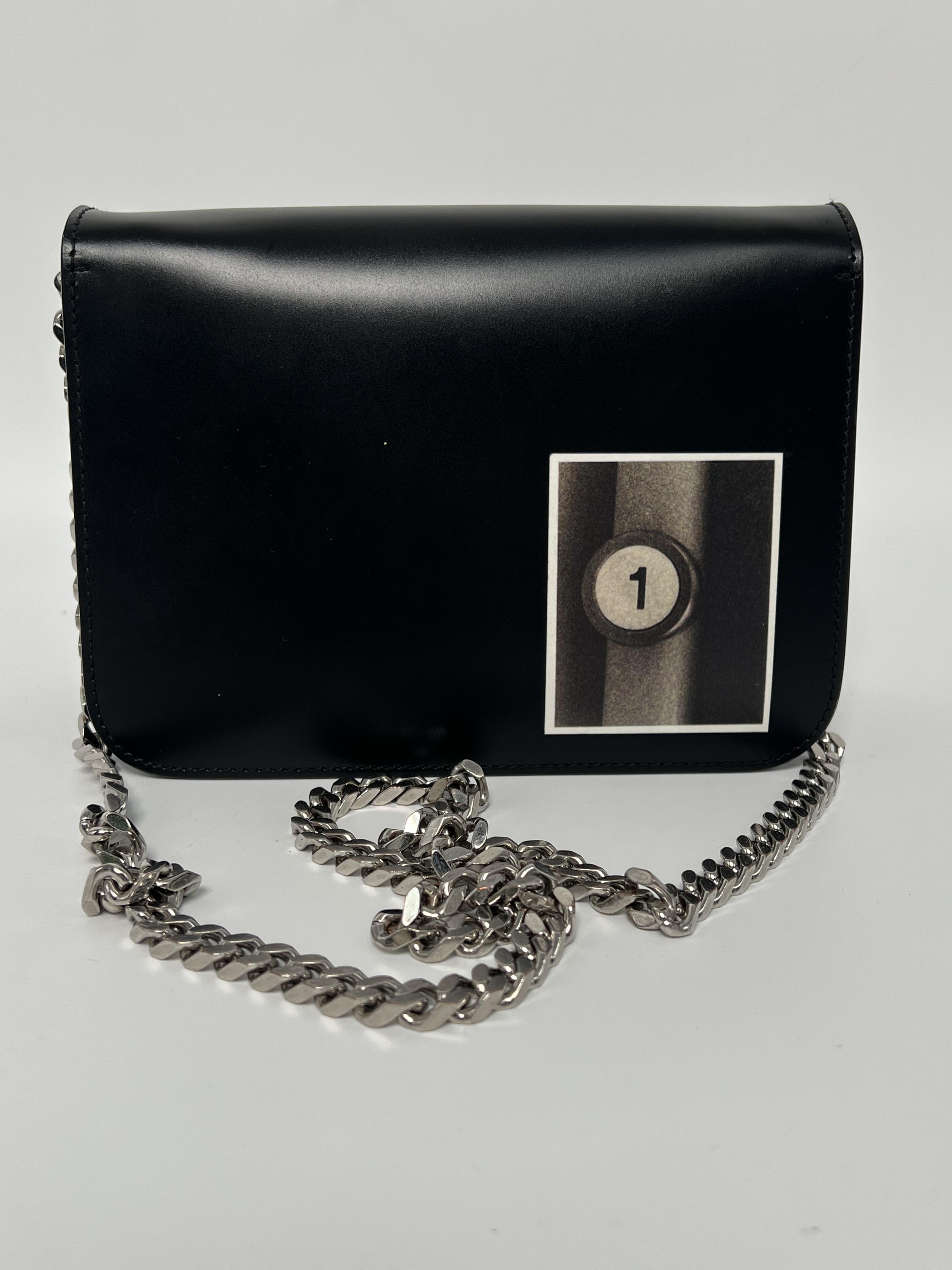 TB Graphic Chain Shoulder Bag JD063BR