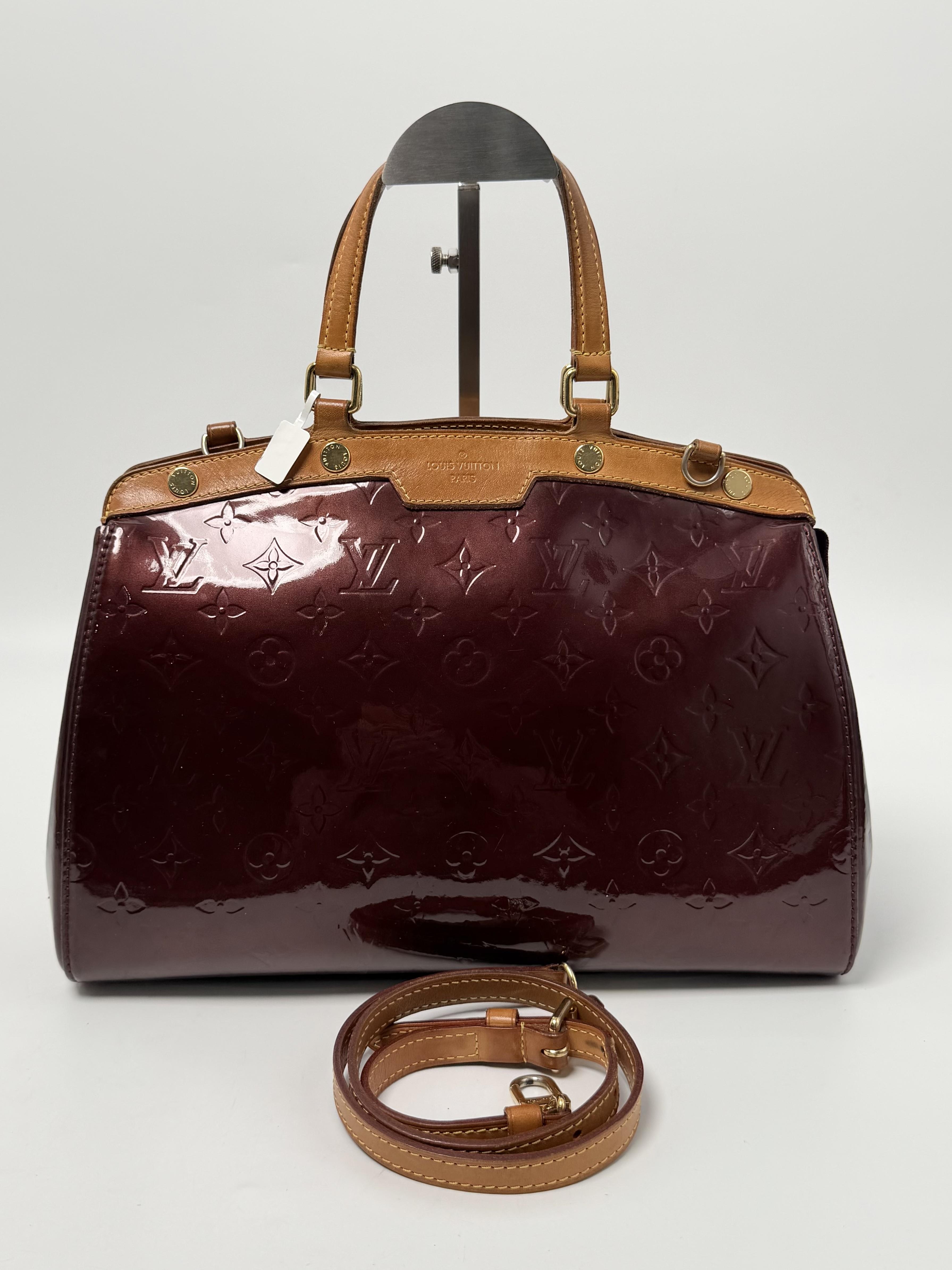 Pre-owned Louis Vuitton Leather Shoulder Bags Brea MM Monogram Vernis Burgundy Shoulder Handbag Strap Crossbody bag JA763LV