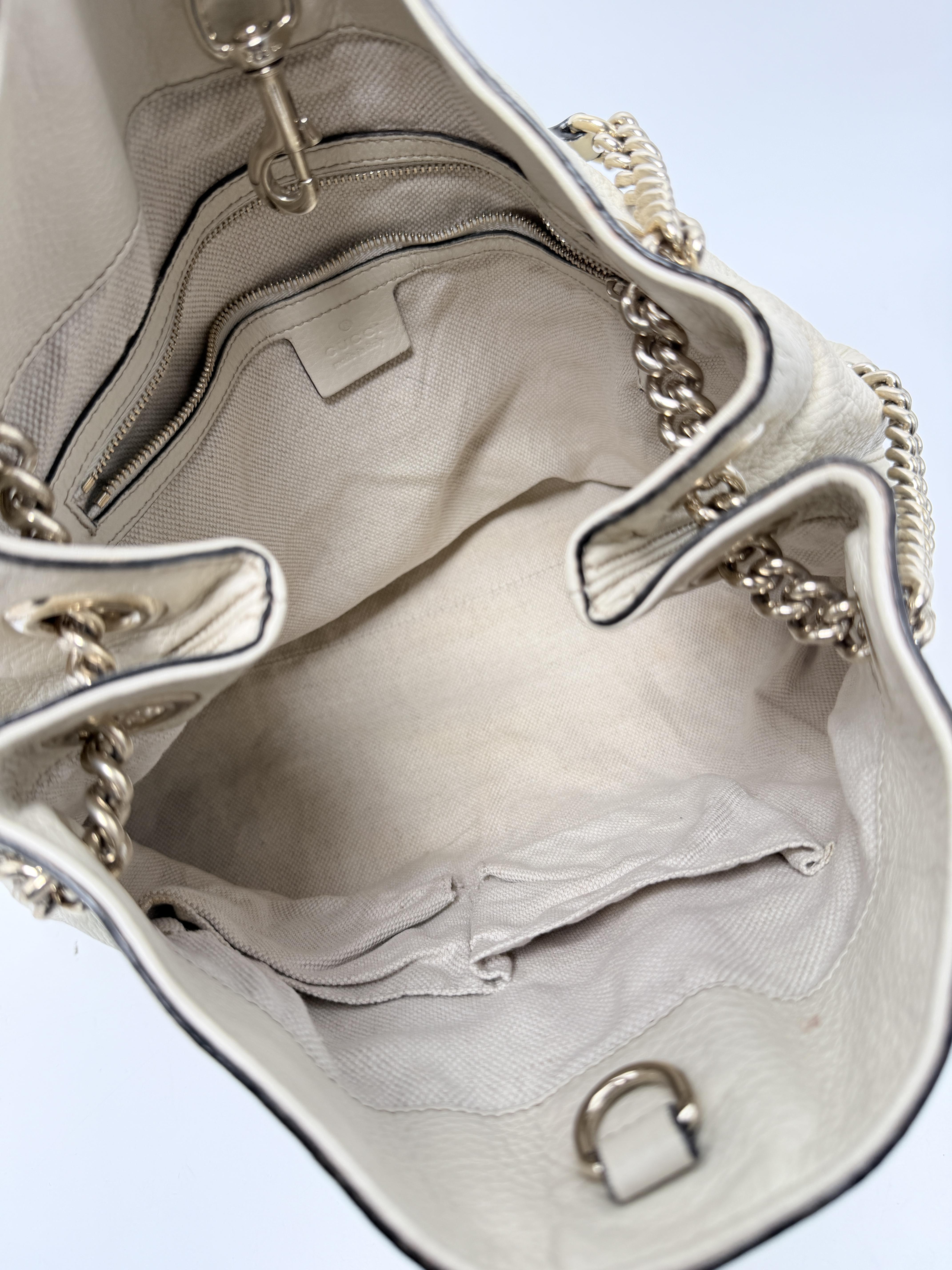 Pebbled Medium Soho Chain Shoulder Tote Bag Off White JD1385GG