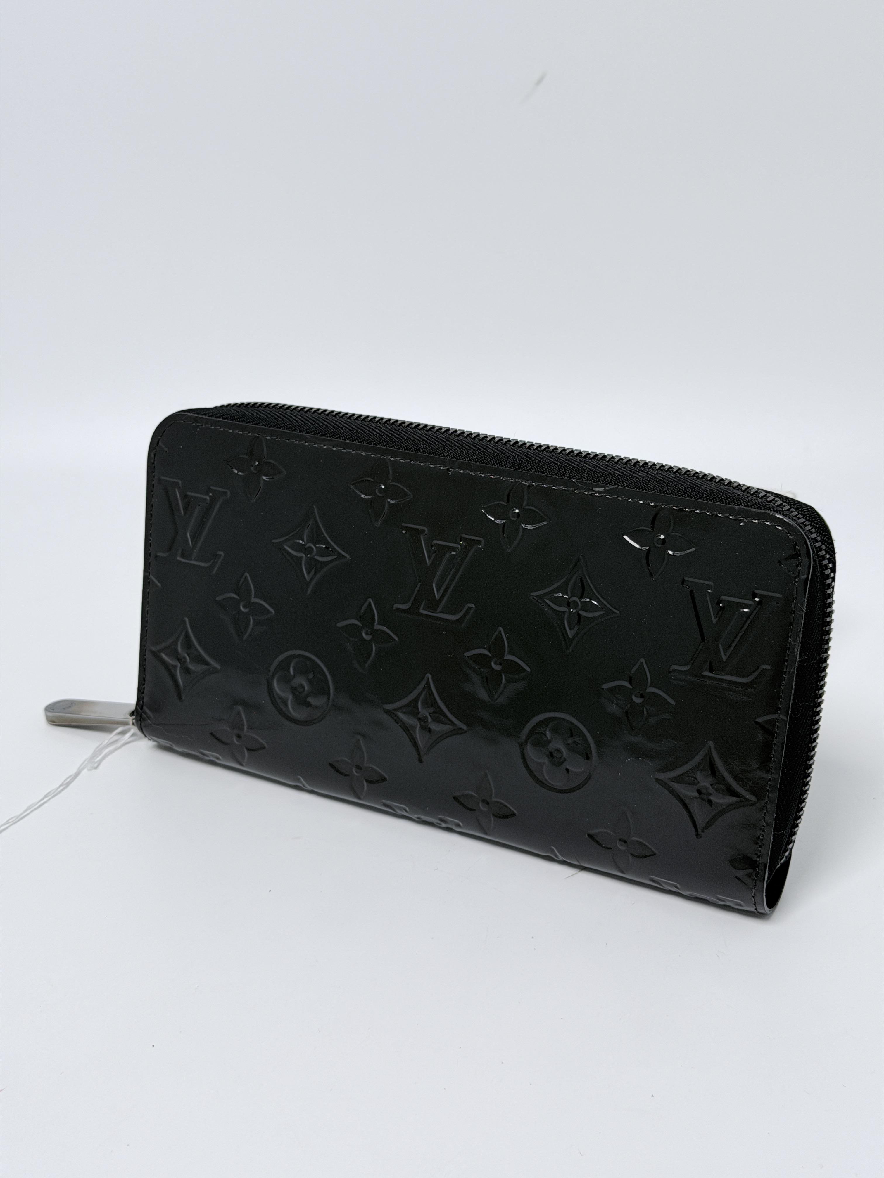 Pre-owned Louis Vuitton Leather Clutches & Wristlets Amarante Monogram Vernis Zippy Long Wallet Wallet JE190LV