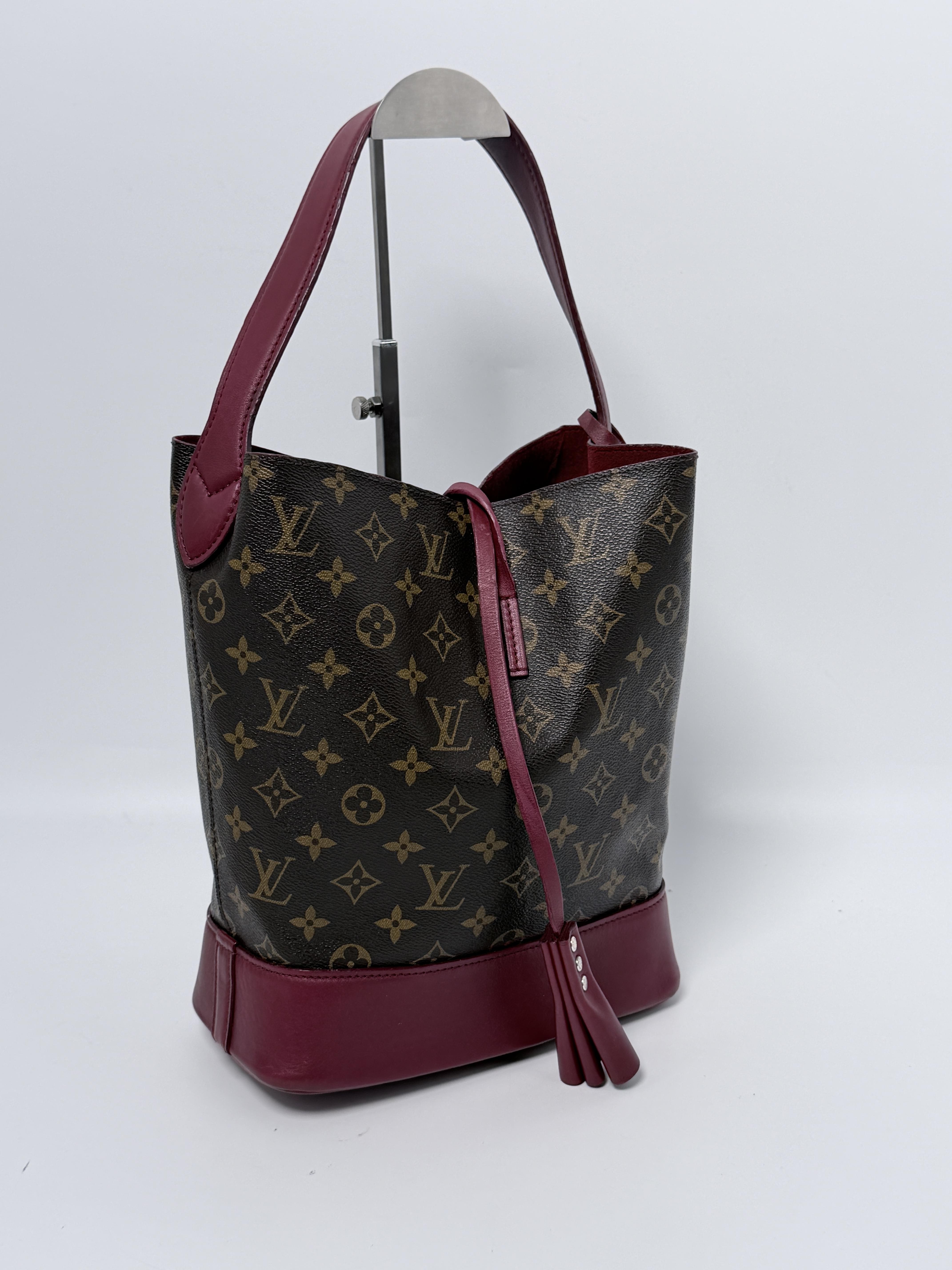 Pre-owned Louis Vuitton Canvas Shoulder Bags Monogram NN14 Idole GM Bucket Bag Shoulder Handbag Rubis JA959LV