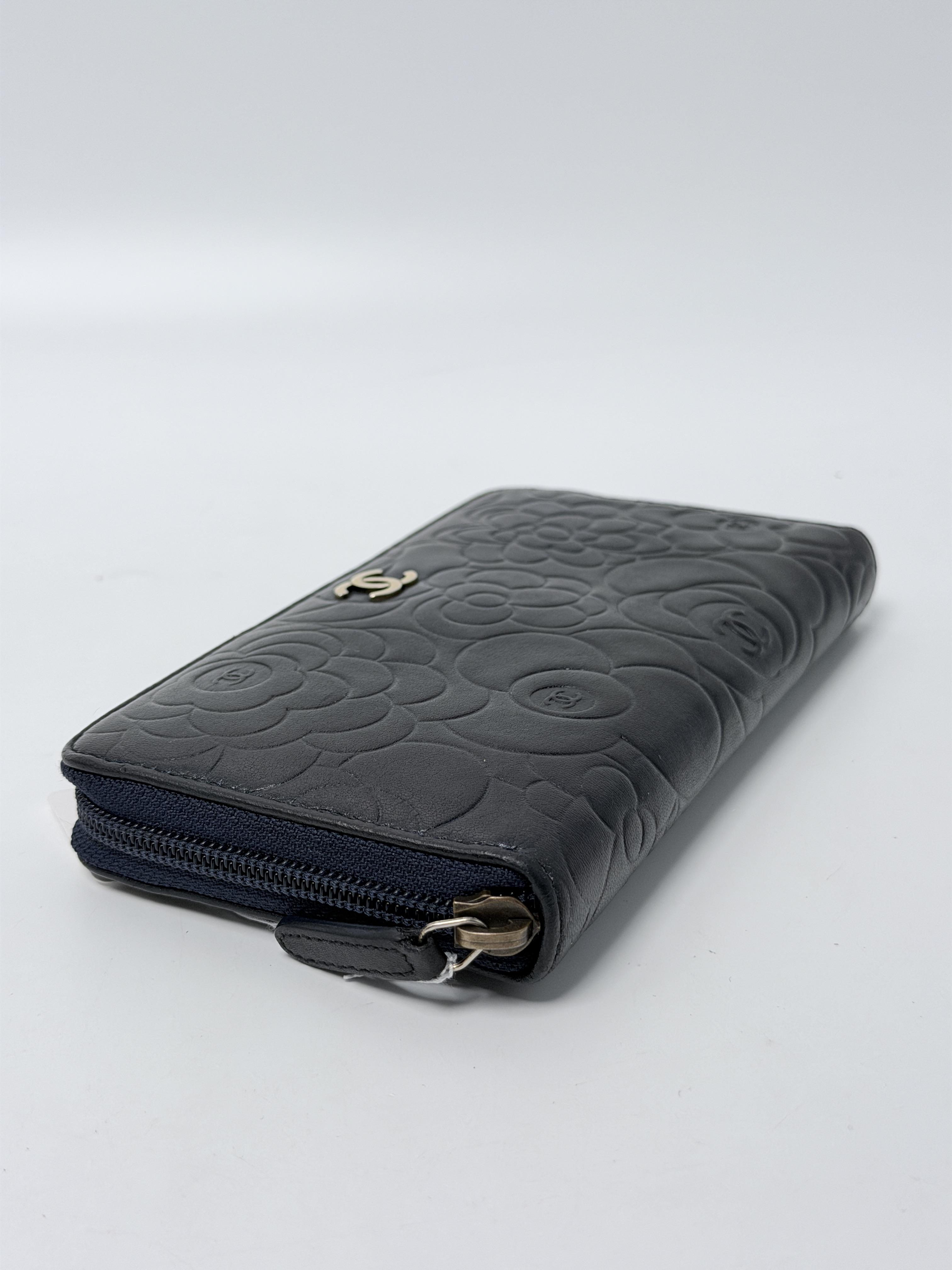 Black Lambskin Camellia CC Zip Around Long JE691CC