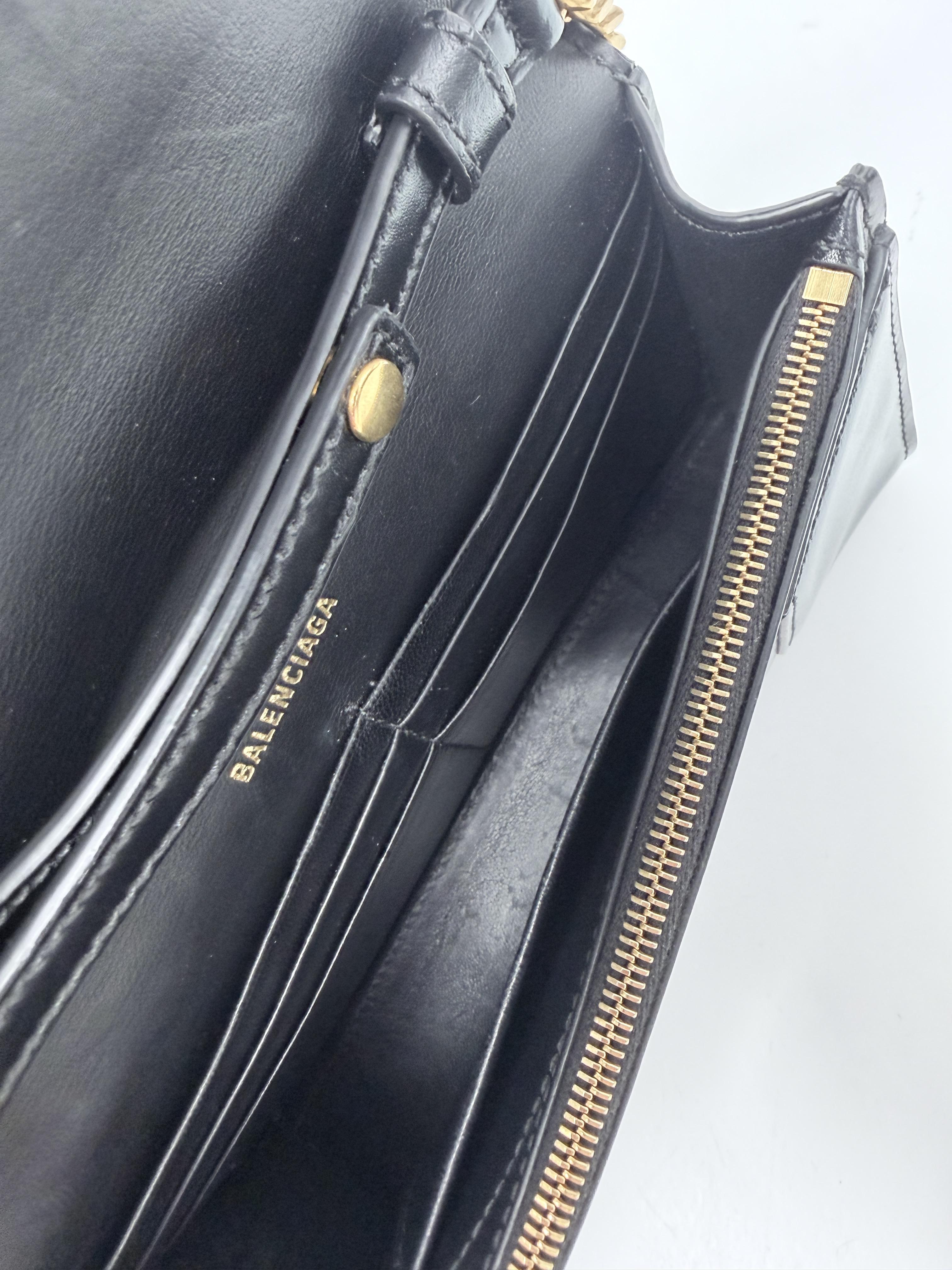 Hourglass Chain Crossbody Bag Clutch Smooth Black JA1440BB