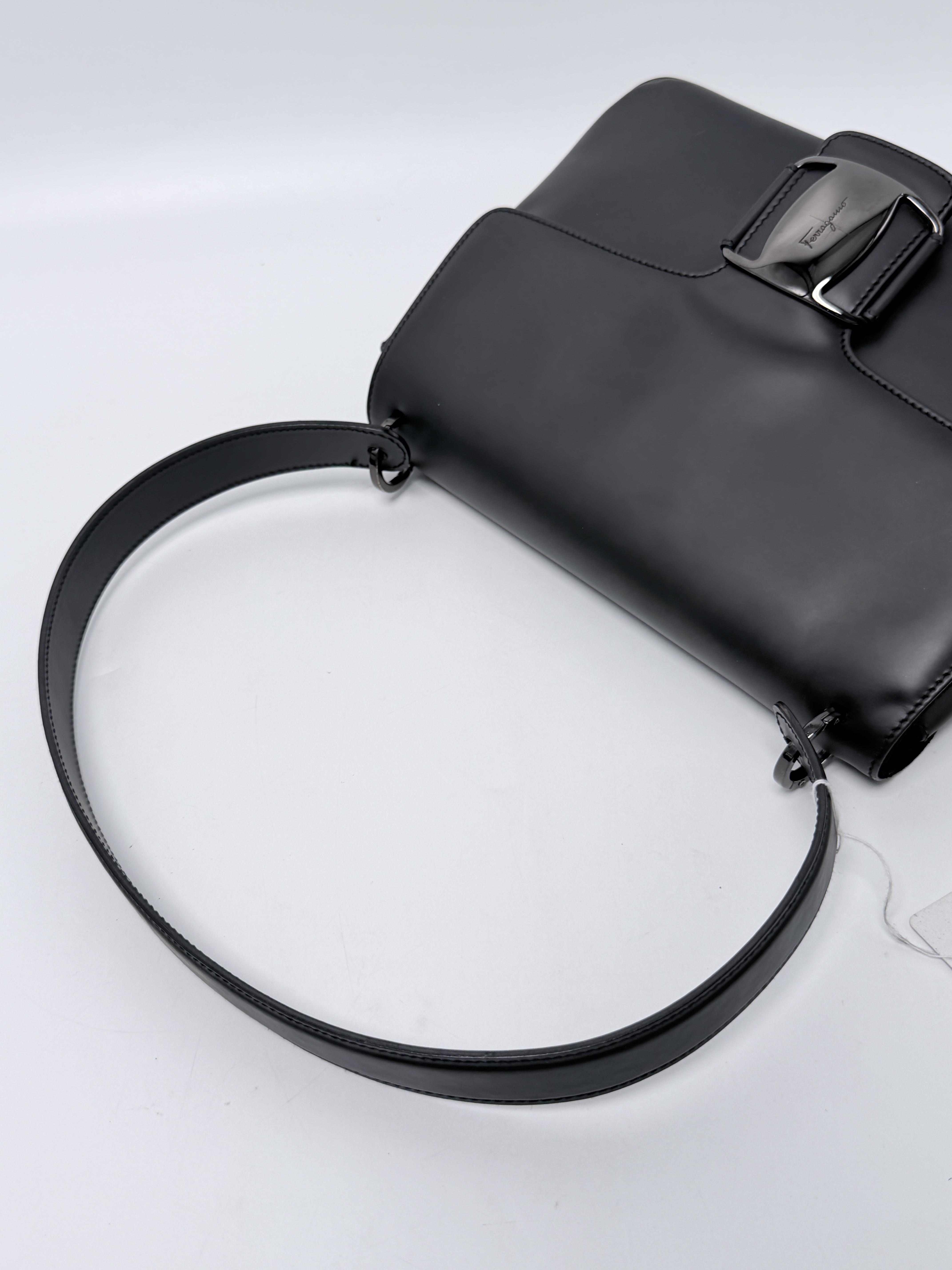One Belt Vara Shoulder Bag Hobo Handbag Black JP001FG