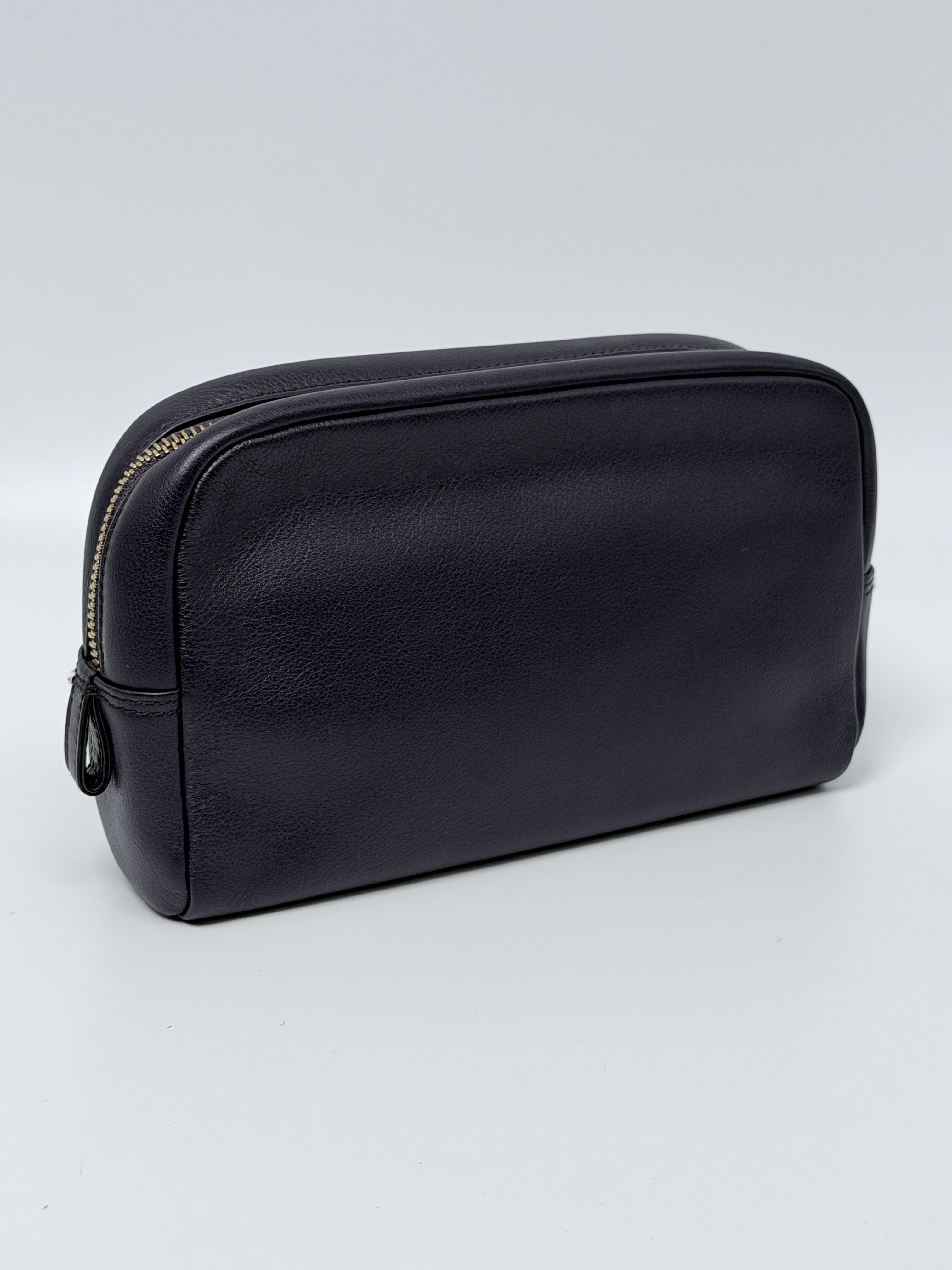 Amazona Zip Around Wallet with Padlock JD494LE