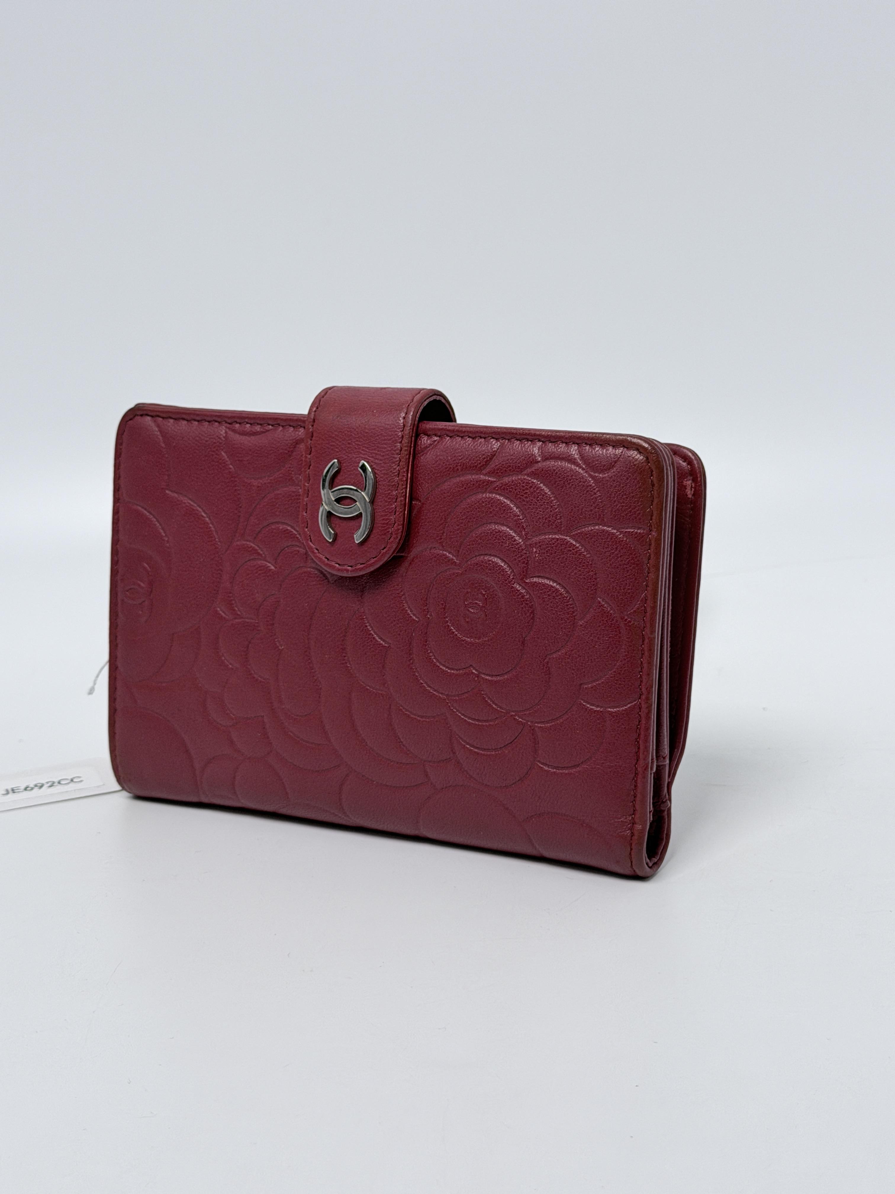 Dark Pink Camellia Floral Embossed Bifold Zip Coin Pocket Wallet JE692CC