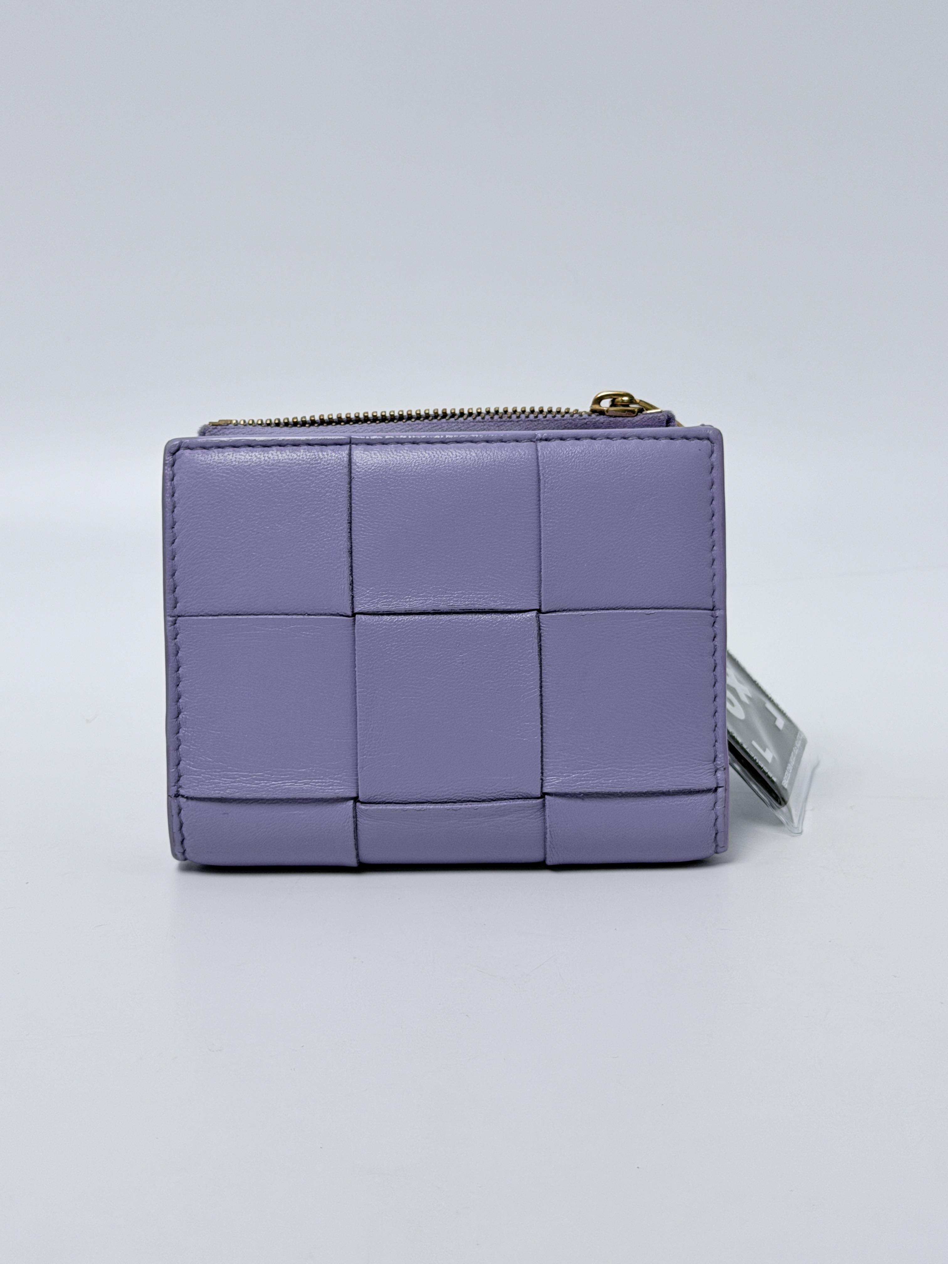 Maxi Intrecciato Cassette Tri Fold Zip Wallet Purple JD1340BV