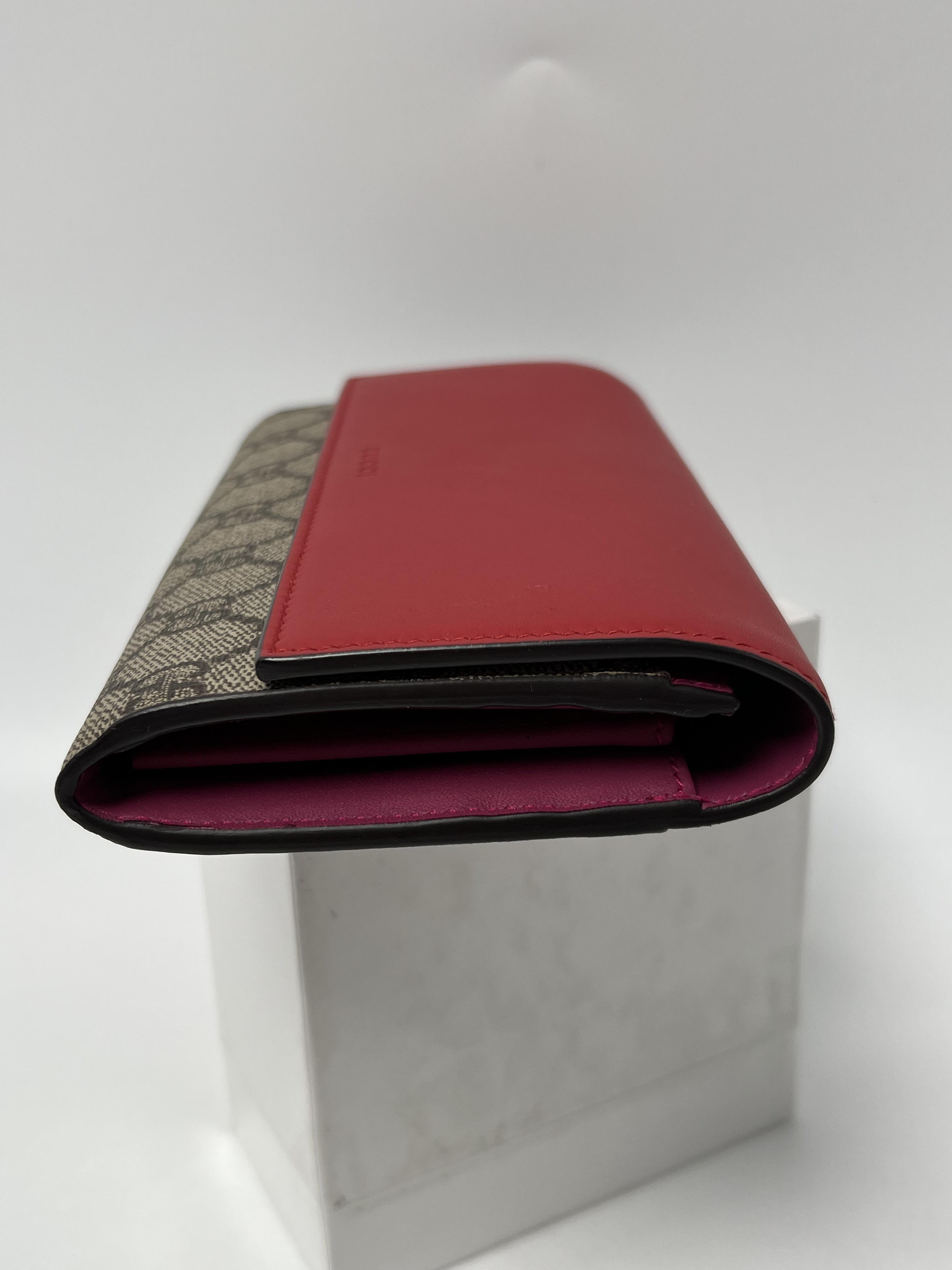 GG Supreme Continental Wallet Red Flap Beige Ebony Canvas Long Wallet Gold Hardware JD1570GG