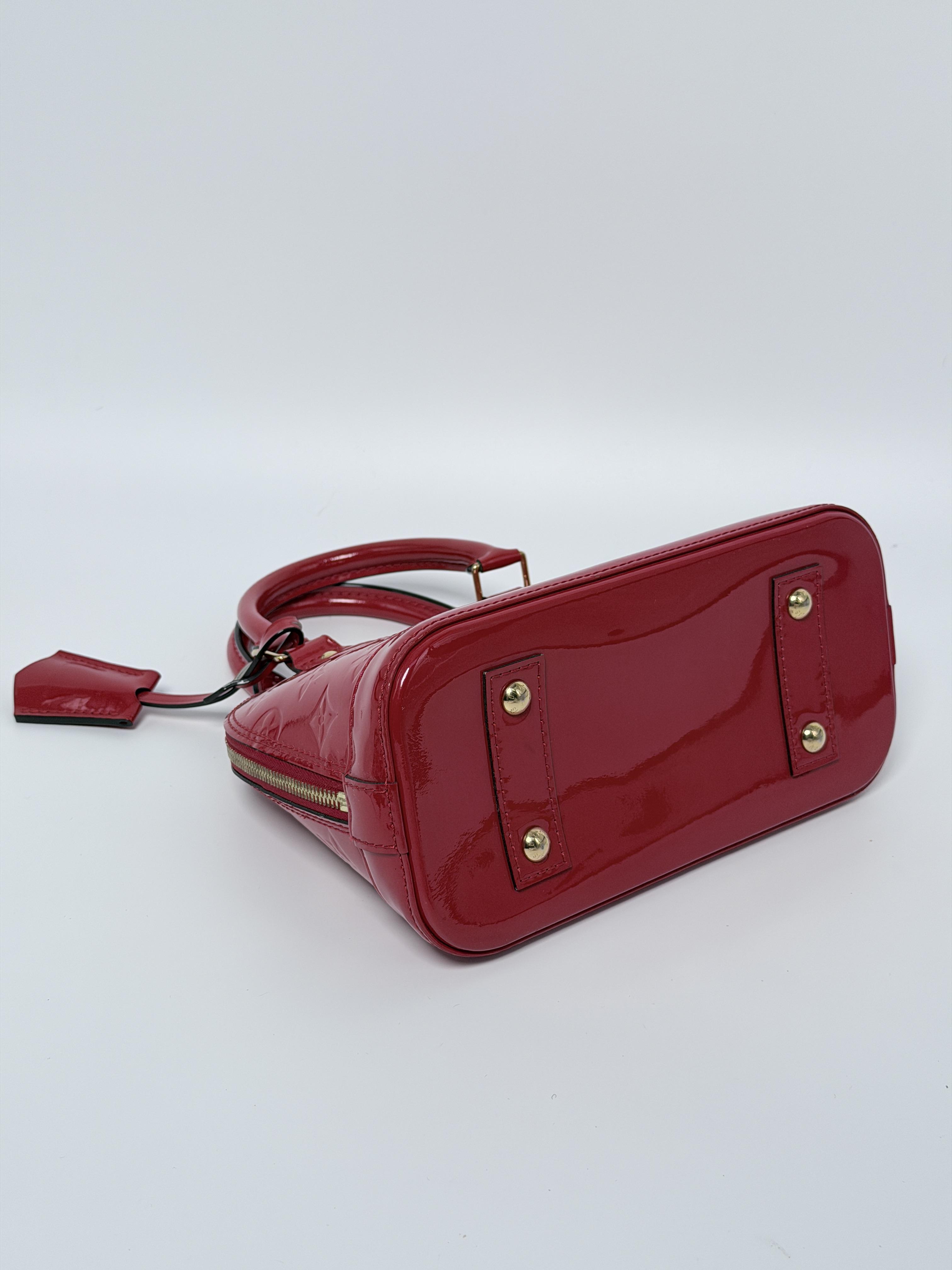 Pre-owned Louis Vuitton Leather Shoulder Bags authentic Monogram Vernis Alma BB Top Handle Crossbody Bag Red Handbag Shoulder CCMPLV30 Red