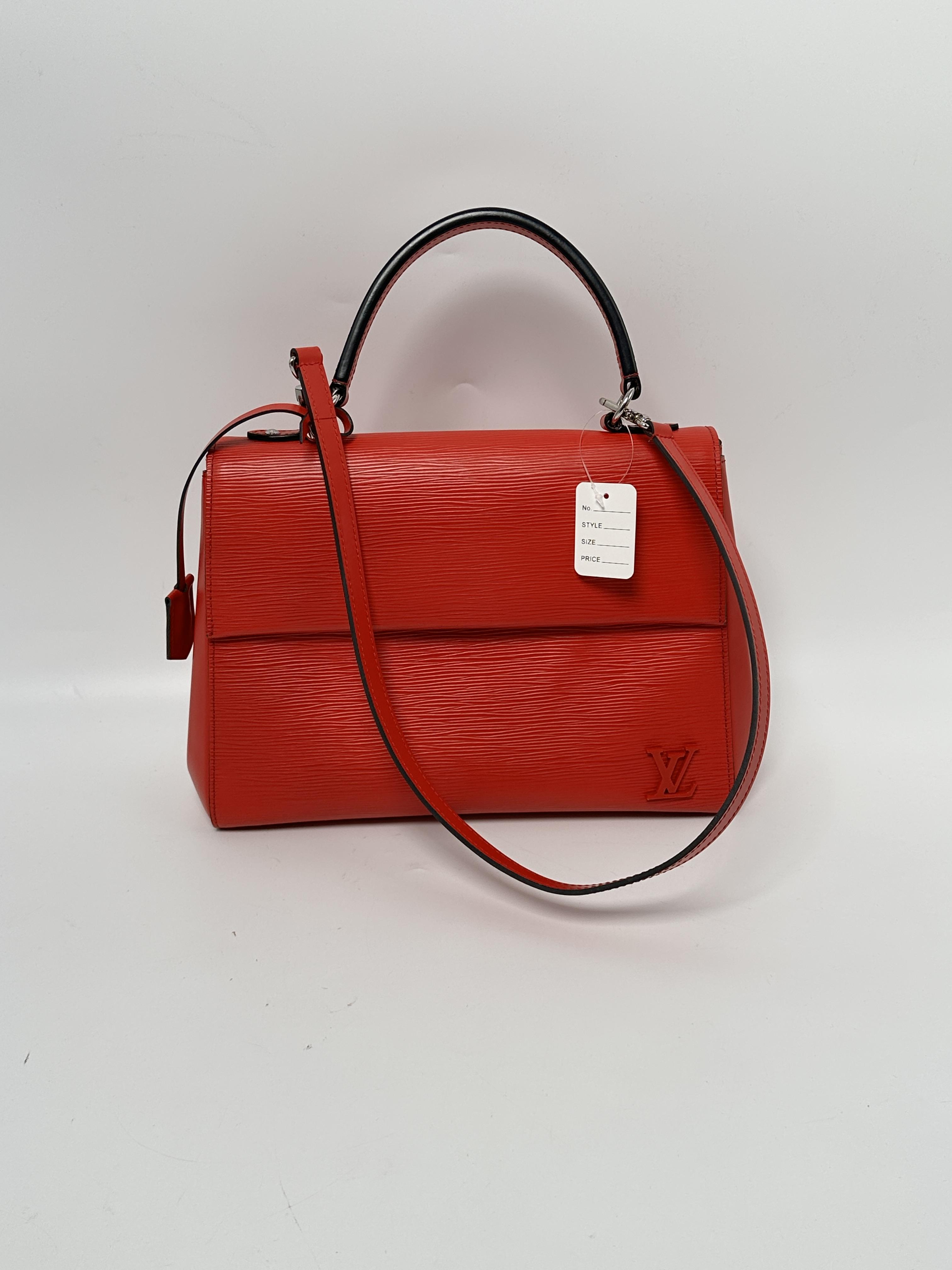 Pre-owned Louis Vuitton leather Shoulder Bags Cluny Bag in Epi Red Shoulder Bag BIN002LV