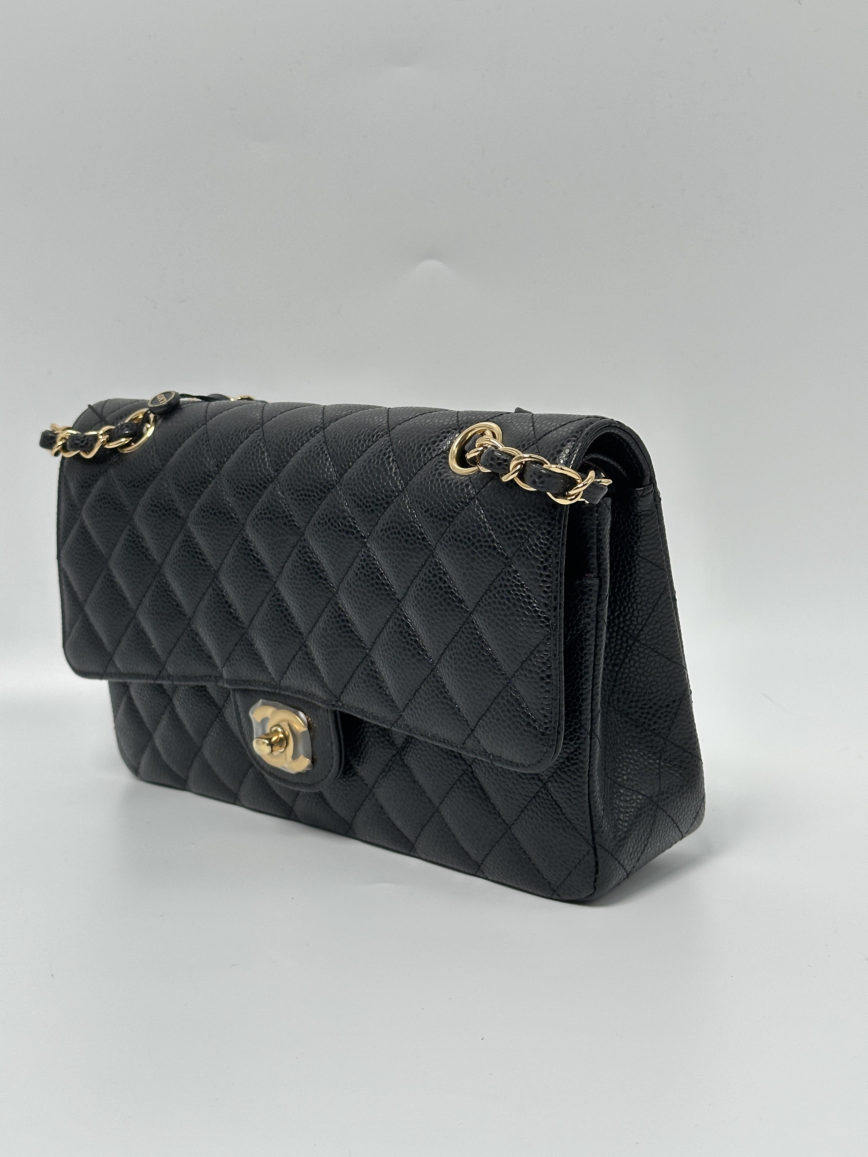 Pre-owned CHANEL leather Shoulder Bags Classic Medium Double Flap Bag Black Caviar P026CC