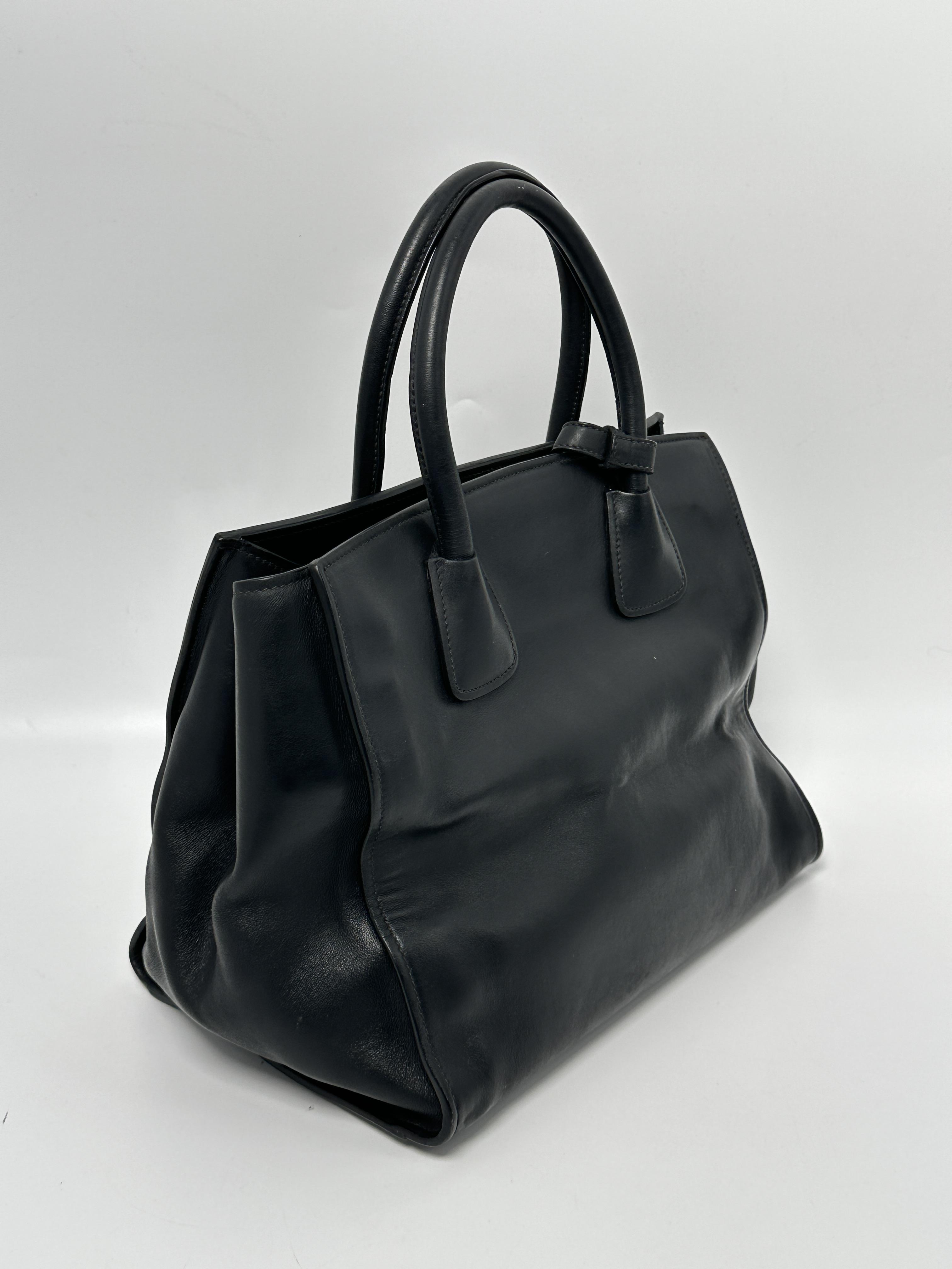 Front Pocket Wing Convertible Tote Black JE514PD