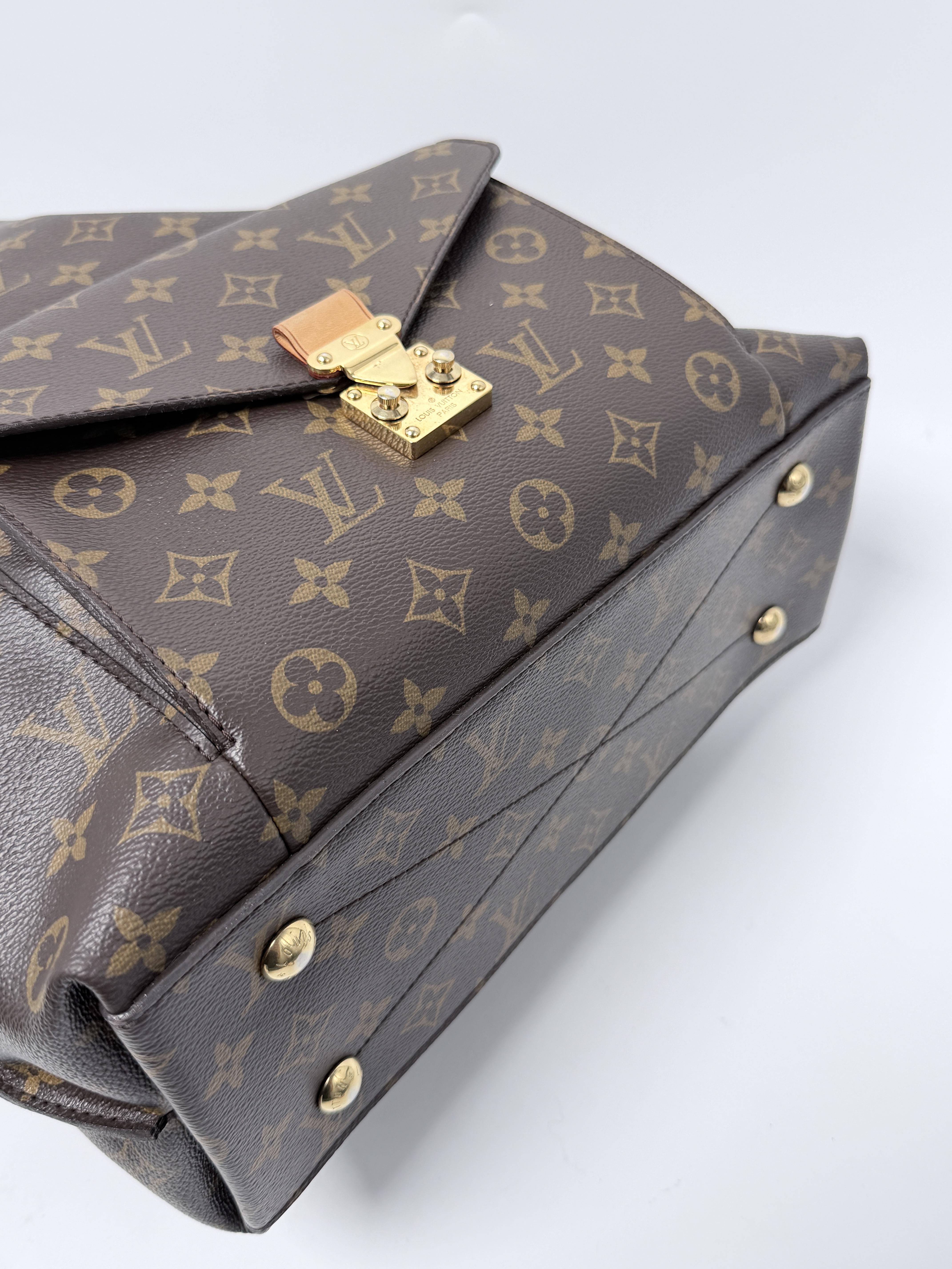 Monogram Canvas Métis Hobo Bag XU097LV