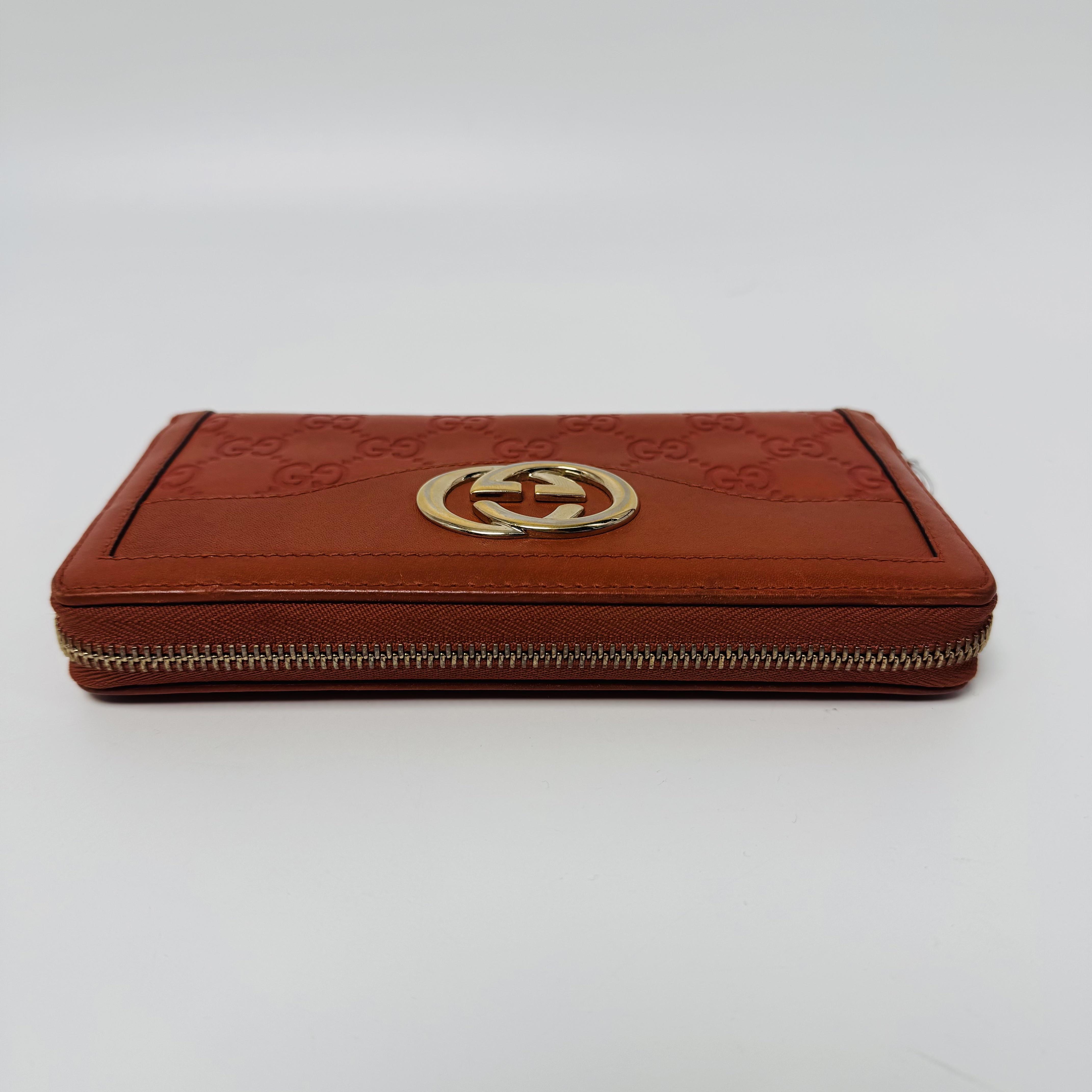 Guccissima Zip Around Wallet with GG Logo SH235