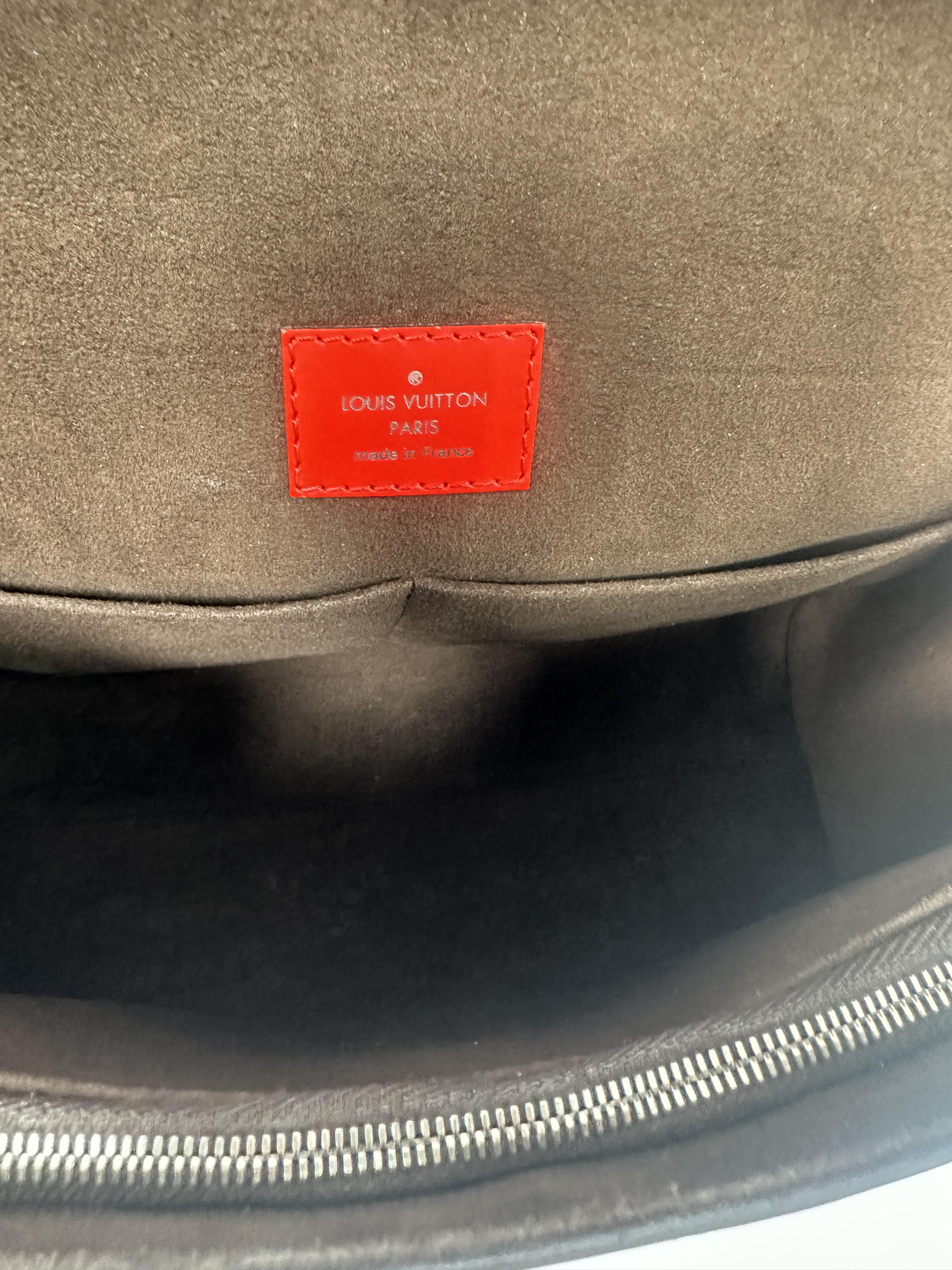 Pre-owned Louis Vuitton leather Shoulder Bags Cluny Bag in Epi Red Shoulder Bag BIN002LV