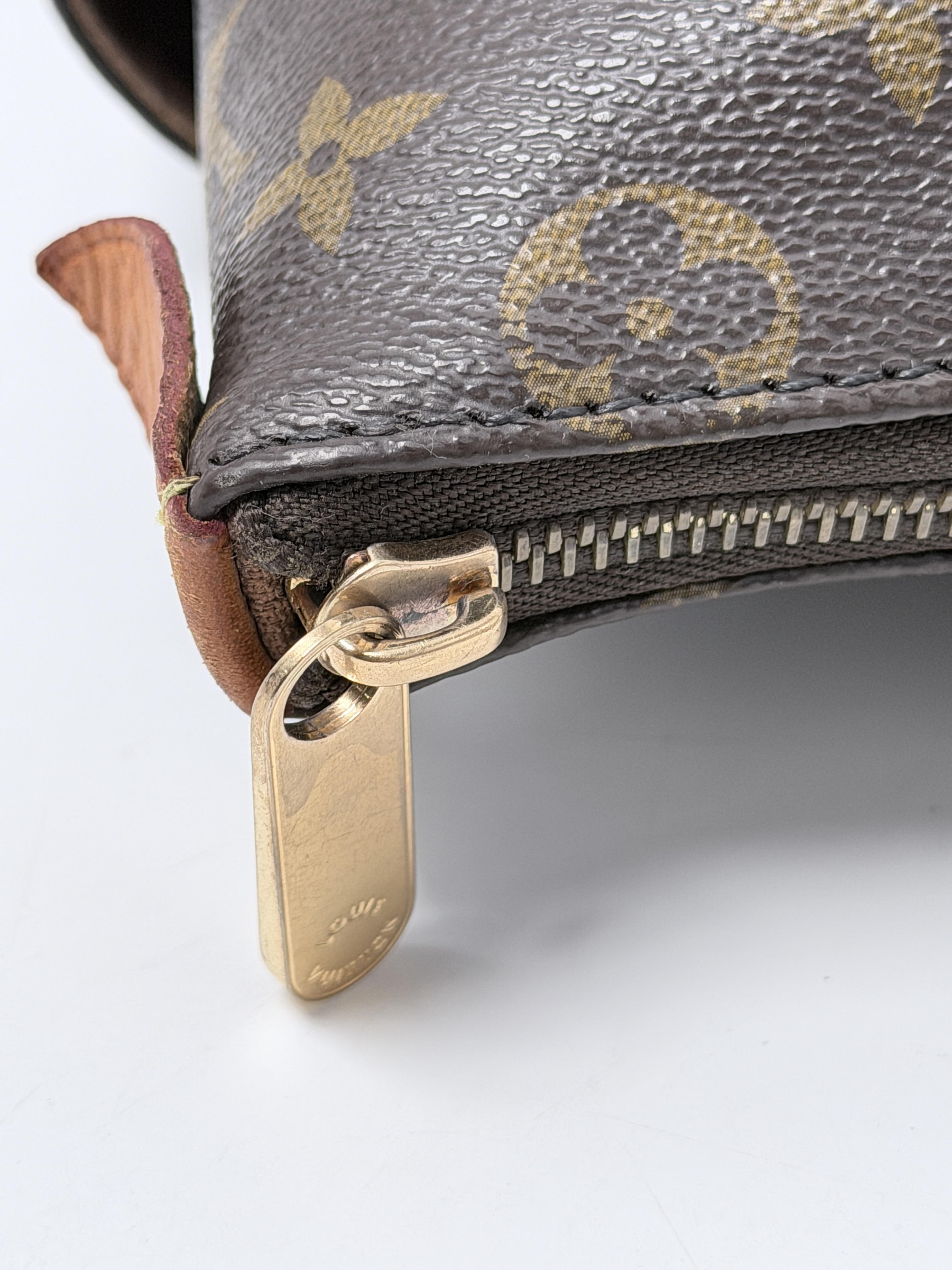 Monogram Totally MM Brown Leather Bucket Pocket Handbag JE744LV