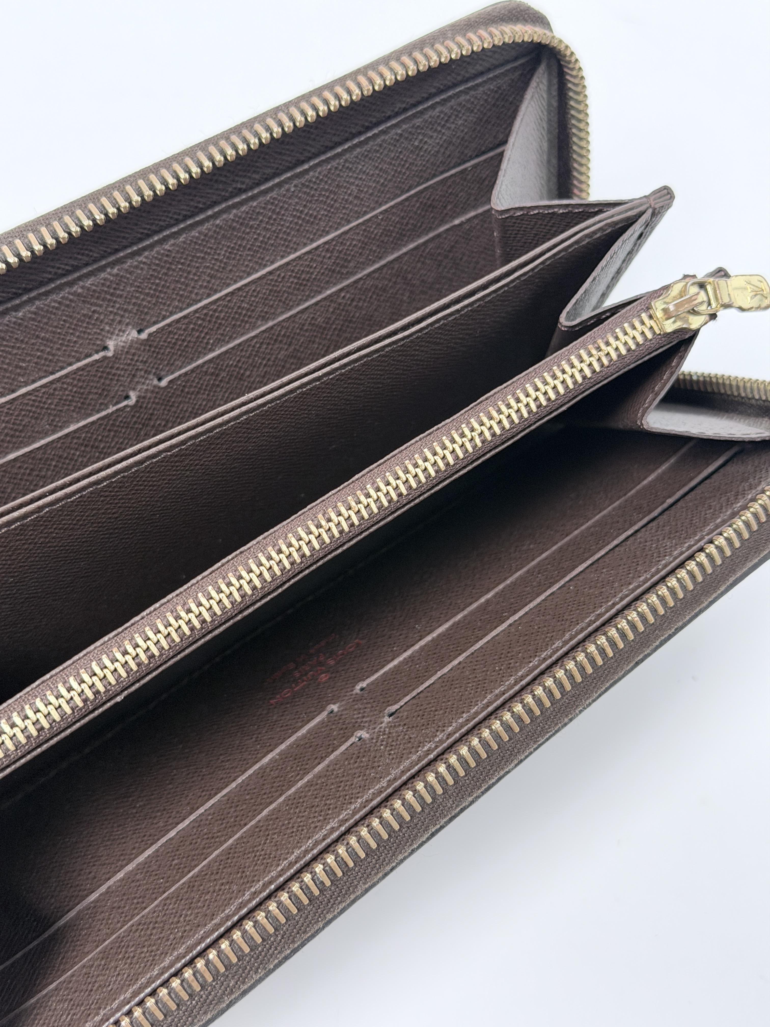 Damier Ébène Zippy Organizer Long Wallet JA1267LV