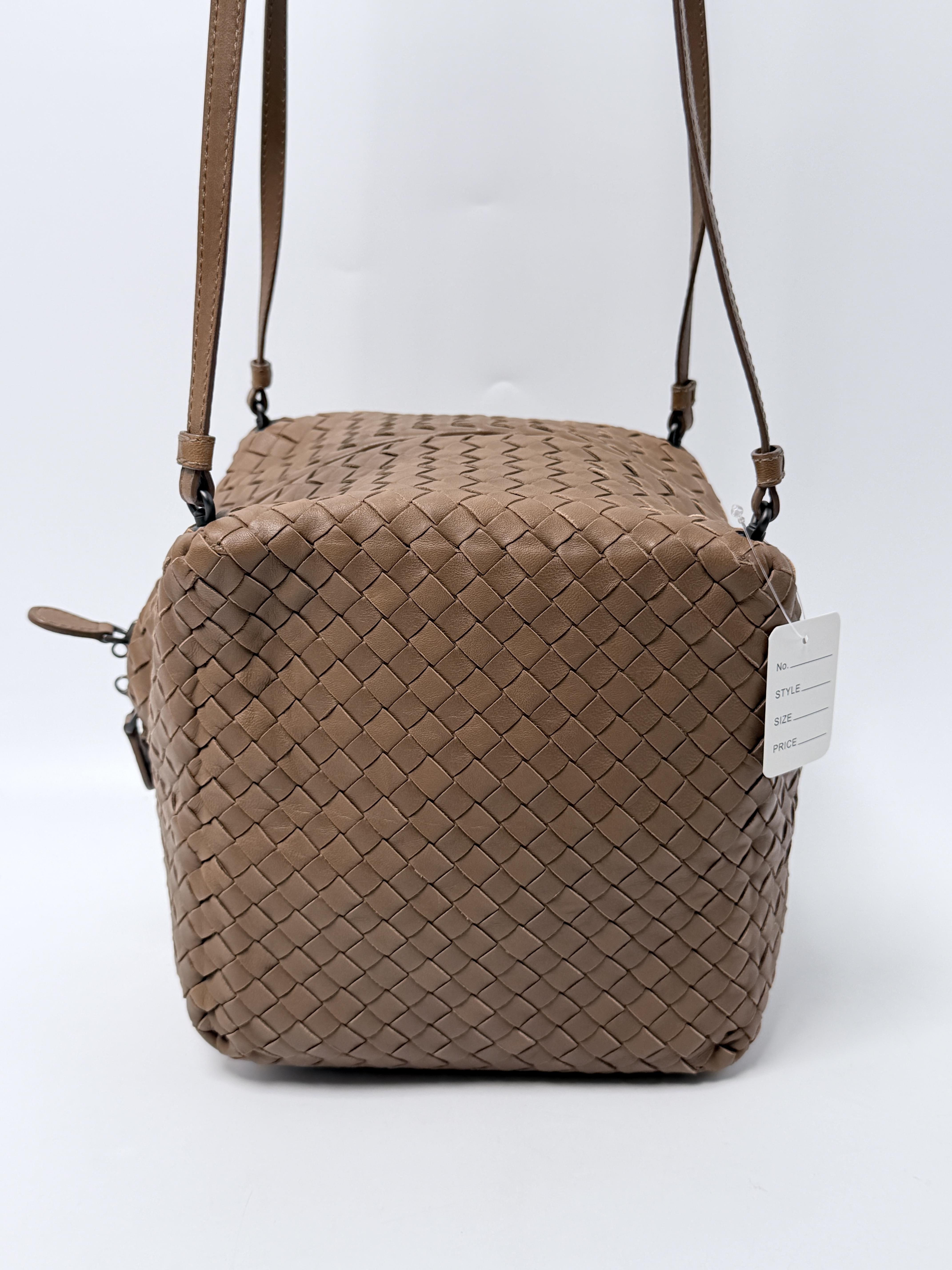 Intrecciato Nappa Cube Bag Crossbody Messenger Vintage JP007BV