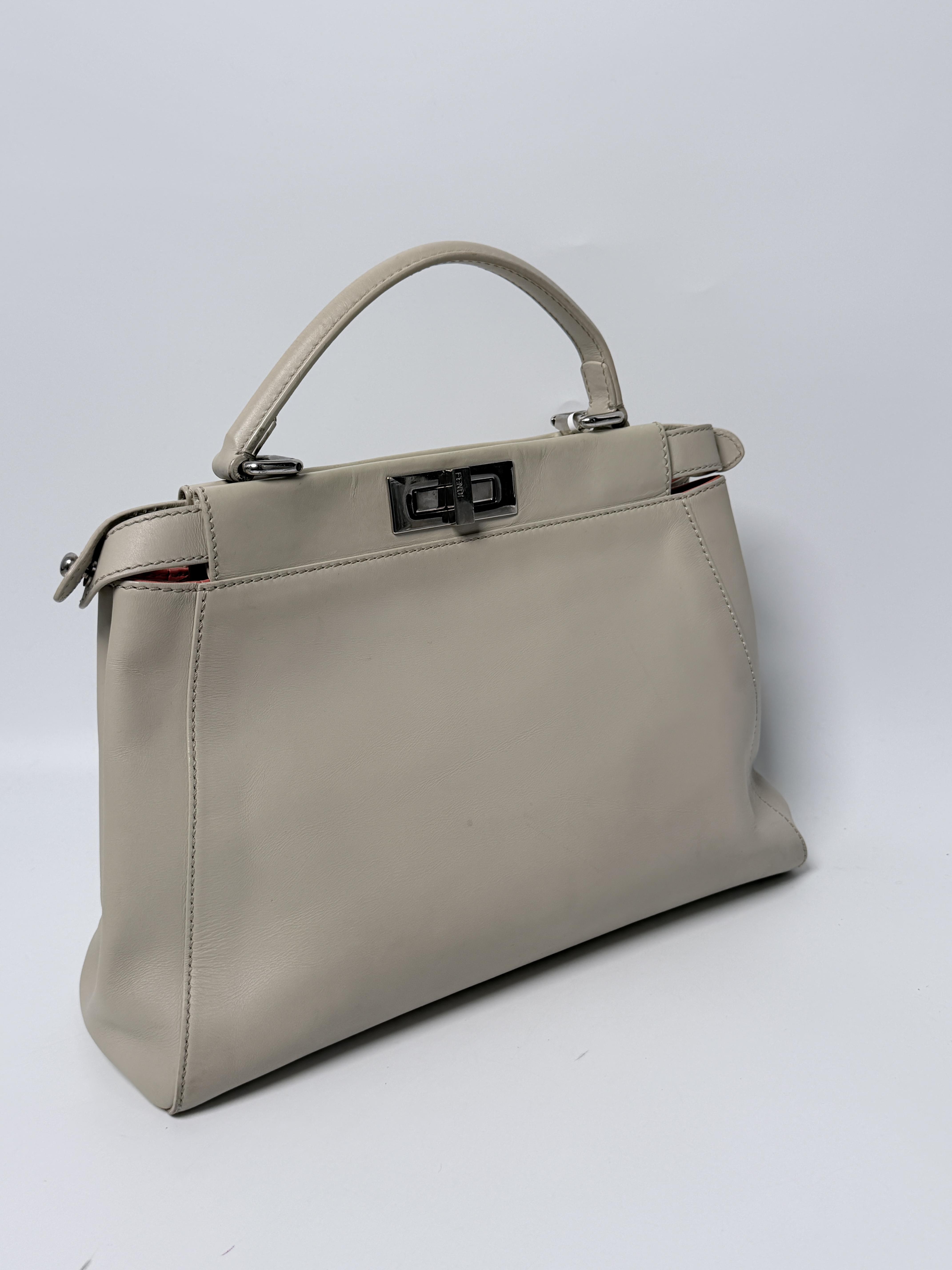 Pre-owned FENDI Leather Shoulder Bags Peekaboo Iconic Medium Satchel Handle Handbag Shoulder Bag Light Grey JA723FD