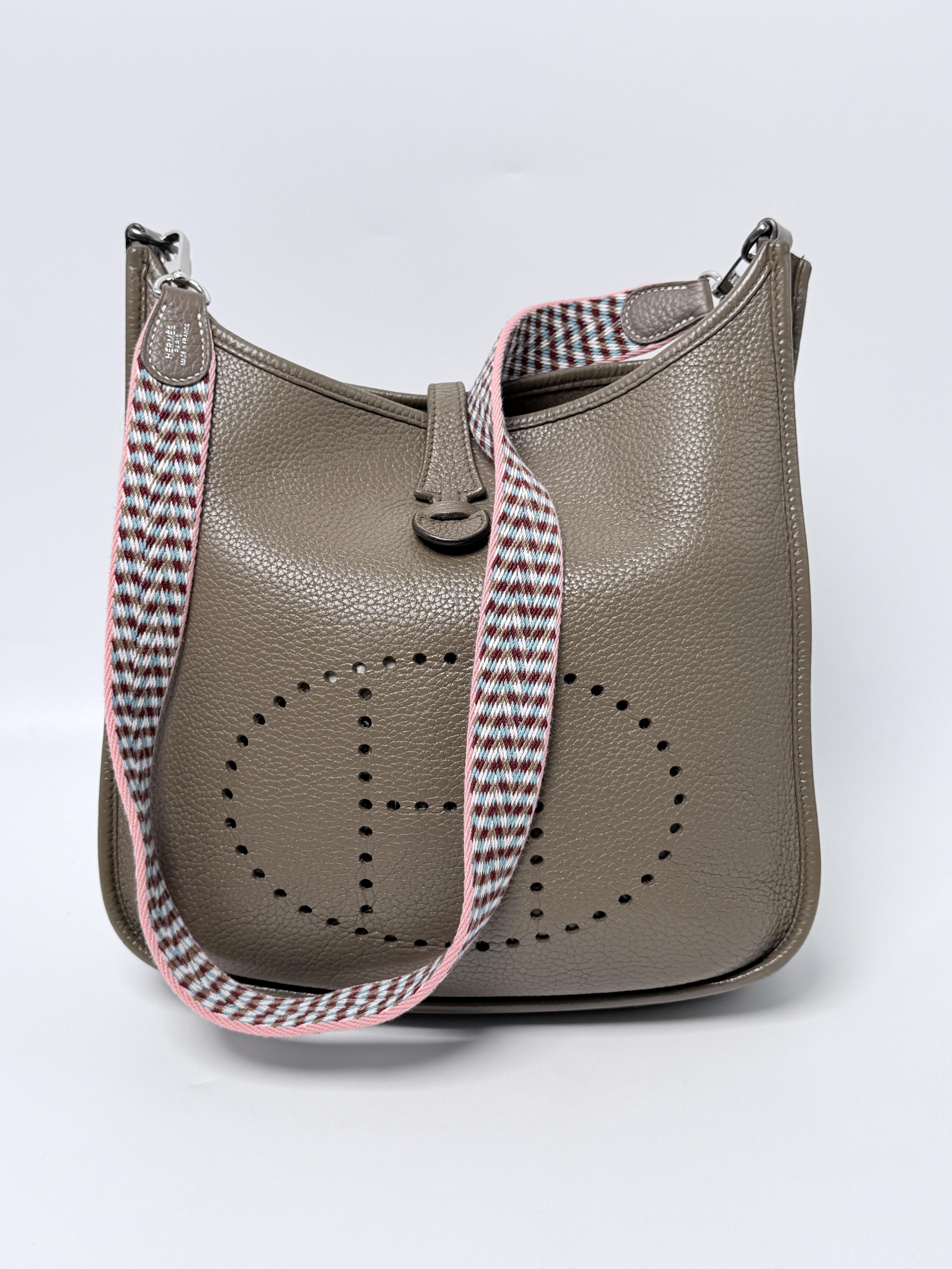 Évelyne III 29 PM Etoupe Clemence Crossbody Bag with Rocabar Strap JA1254HE